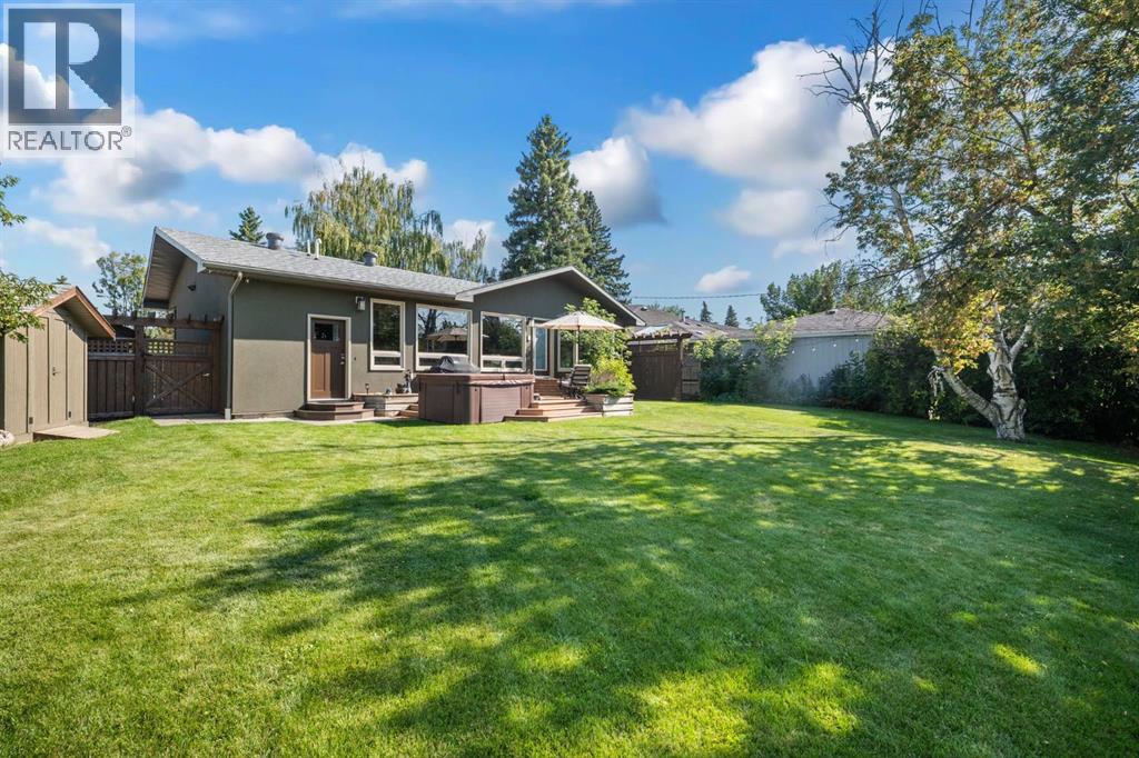 Photo 48 of 50 Glenfield Road Sw, Calgary AB