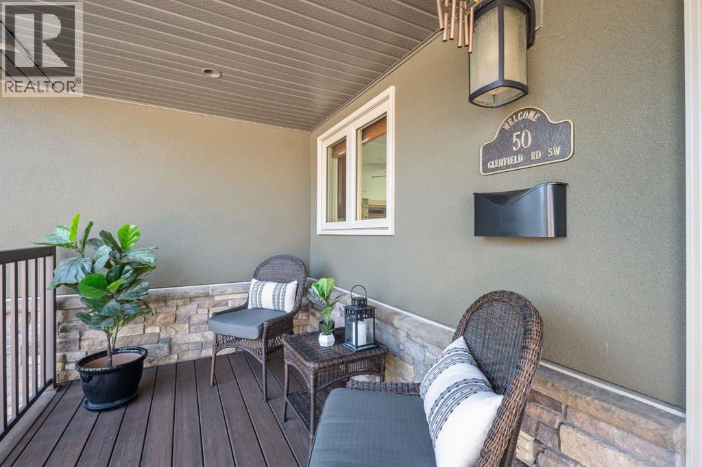 Photo 3 of 50 Glenfield Road Sw, Calgary AB