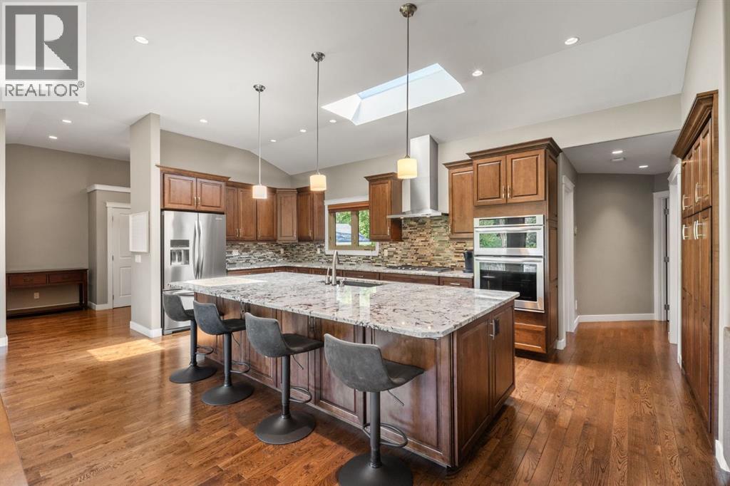 Photo 9 of 50 Glenfield Road Sw, Calgary AB