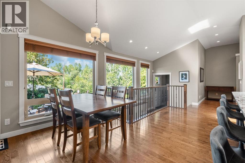Photo 11 of 50 Glenfield Road Sw, Calgary AB