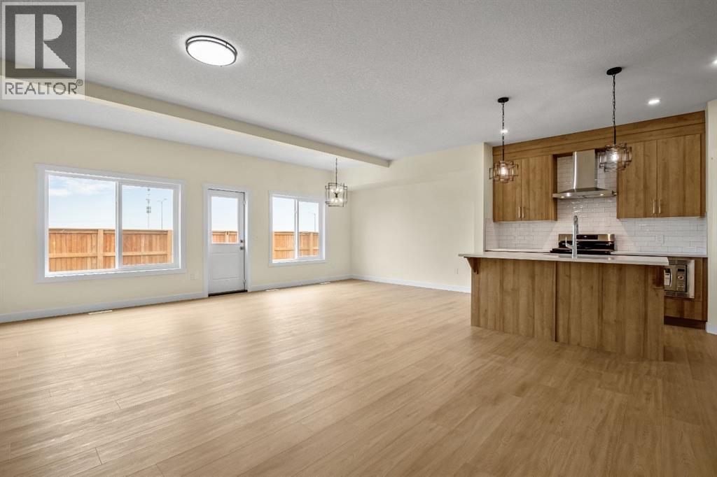 Photo 7 of 585 Corner Meadows Way Ne, Calgary AB