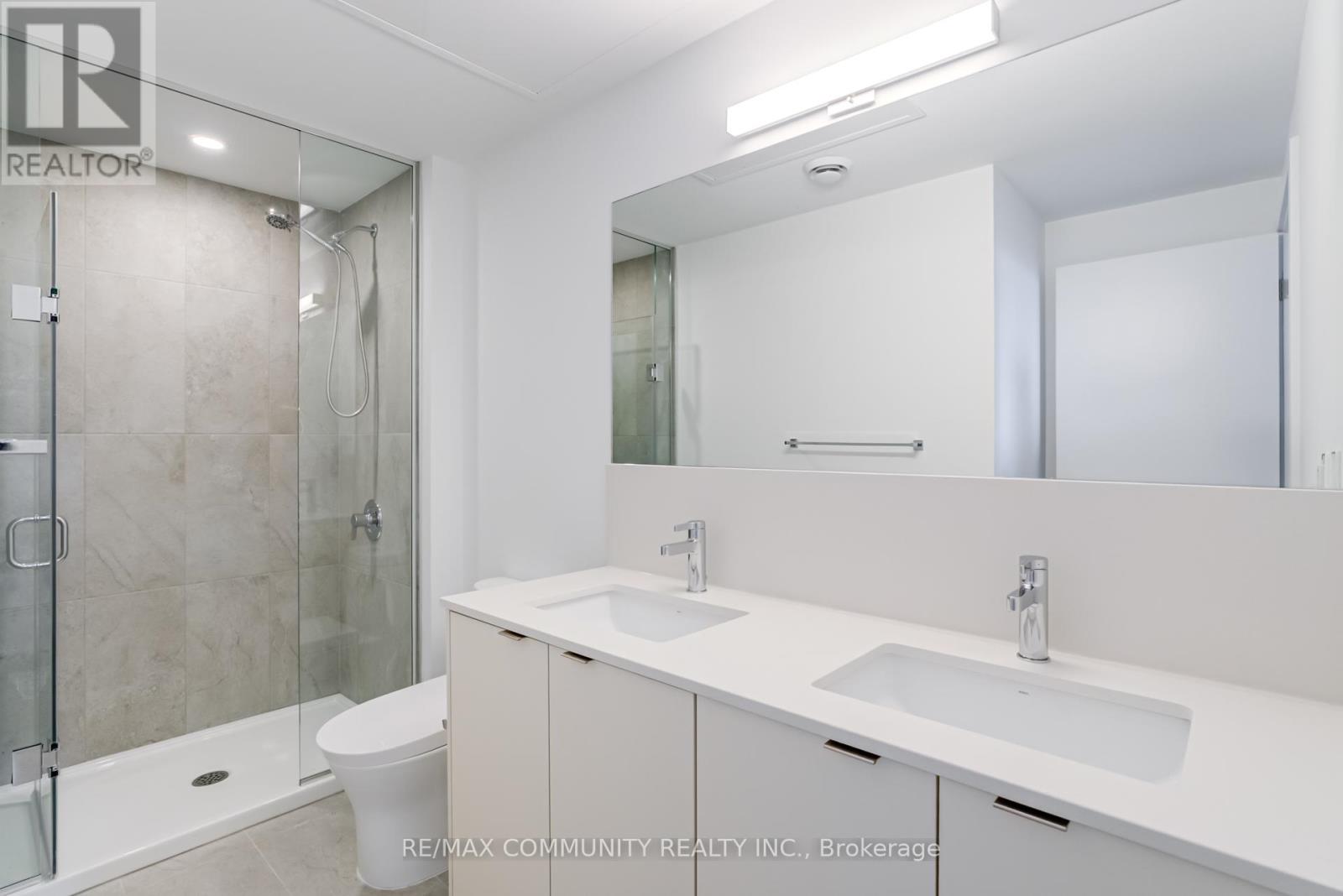Photo 25 of 190 1608 Charles Street, Whitby ON