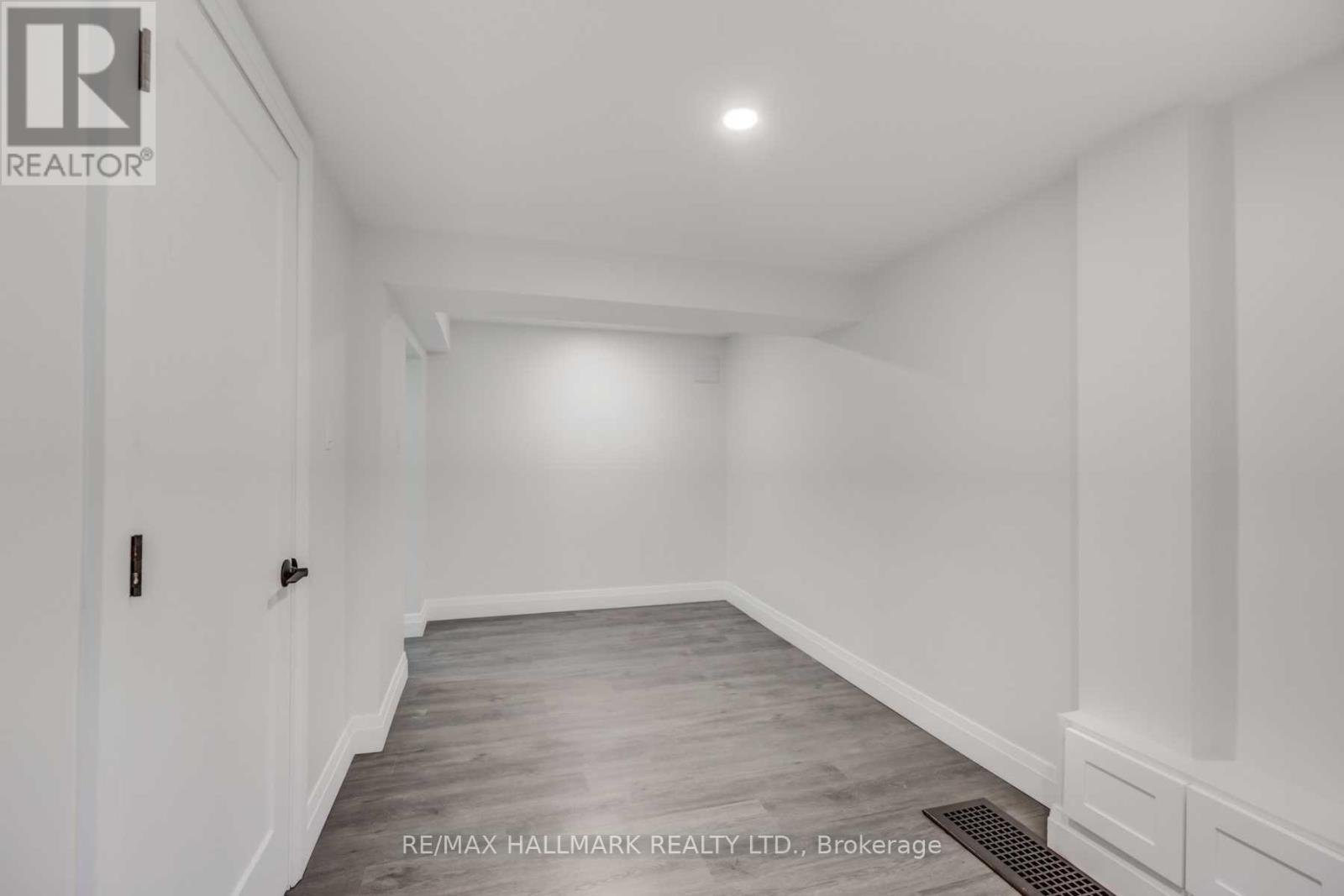 Photo 10 of Bsmt 901 Brimorton Drive, Toronto ON