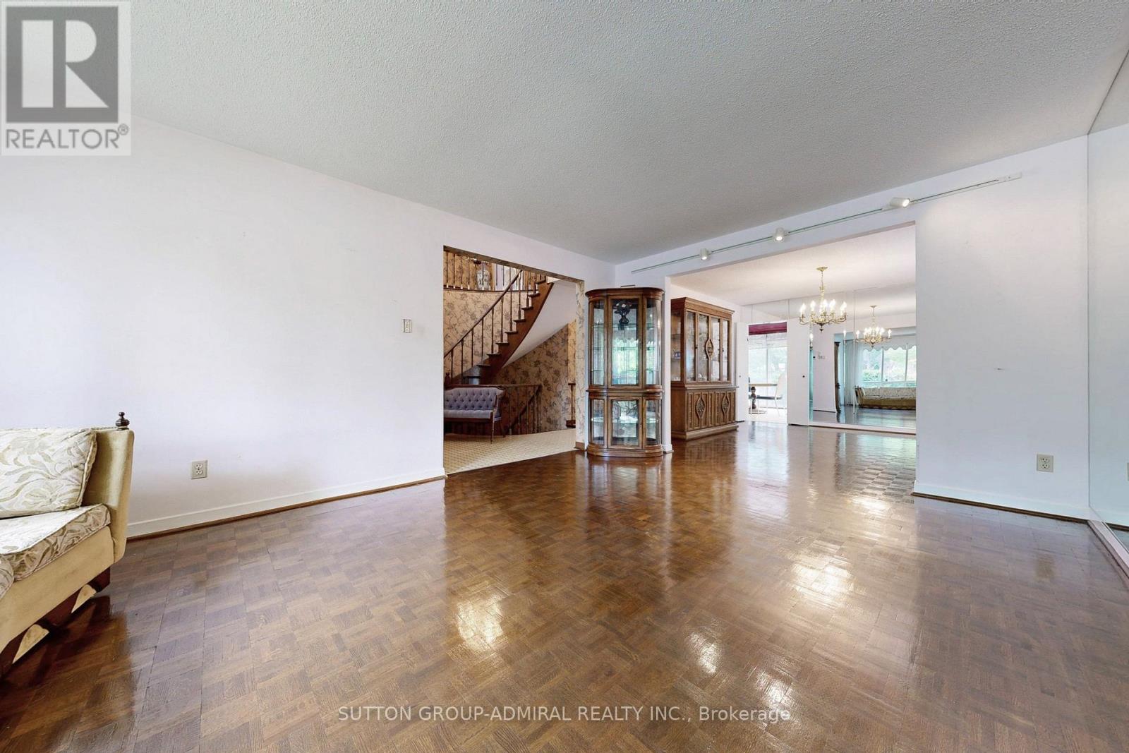 Photo 12 of 35 Nevada Avenue, Toronto ON