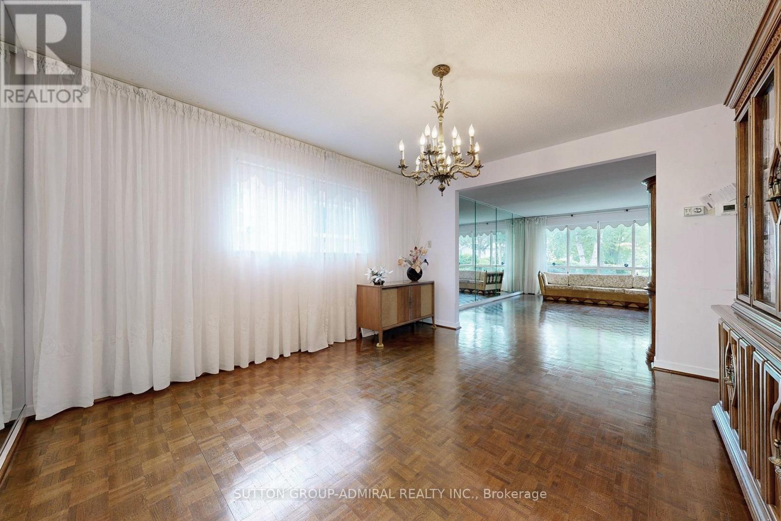 Photo 17 of 35 Nevada Avenue, Toronto ON