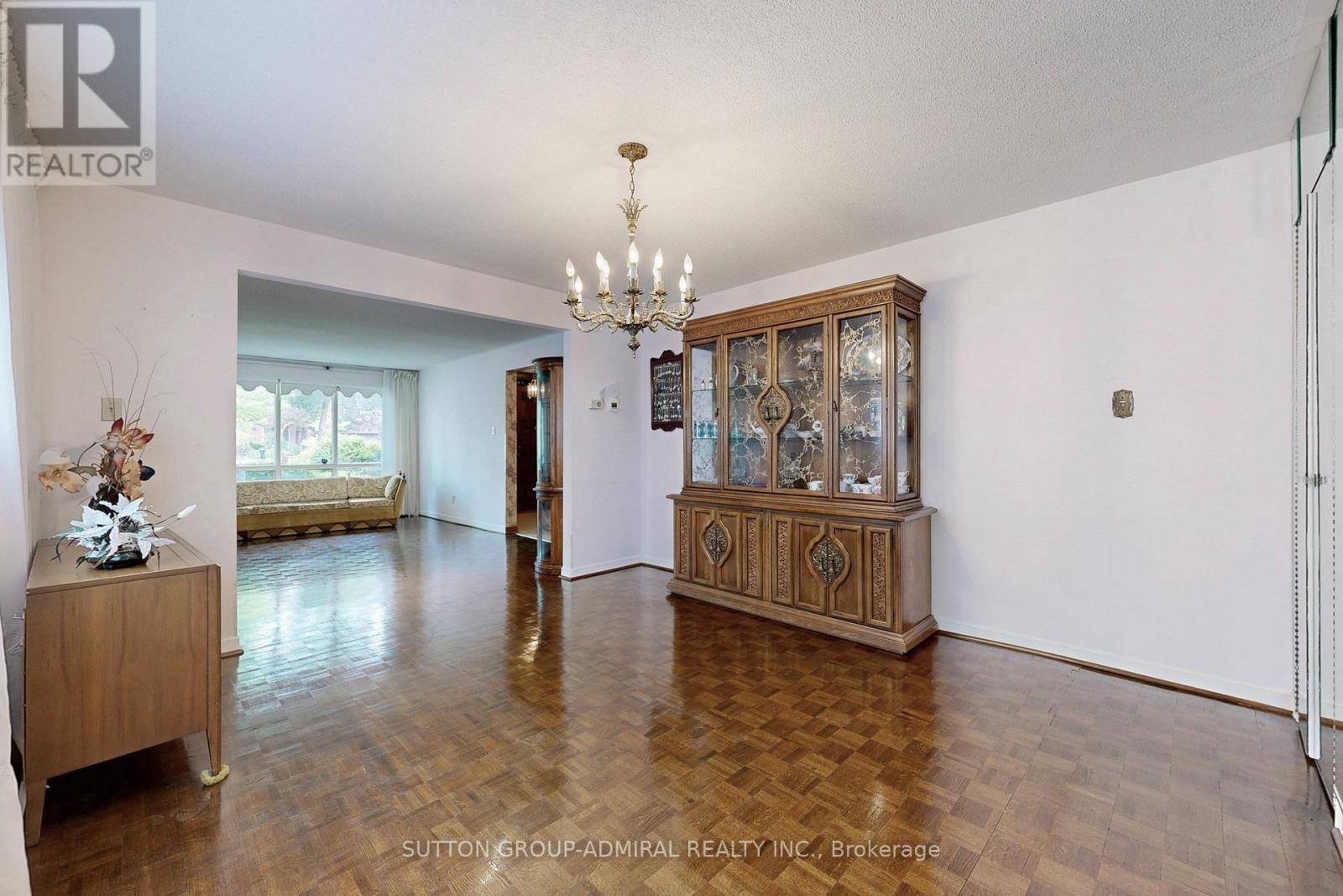 Photo 16 of 35 Nevada Avenue, Toronto ON
