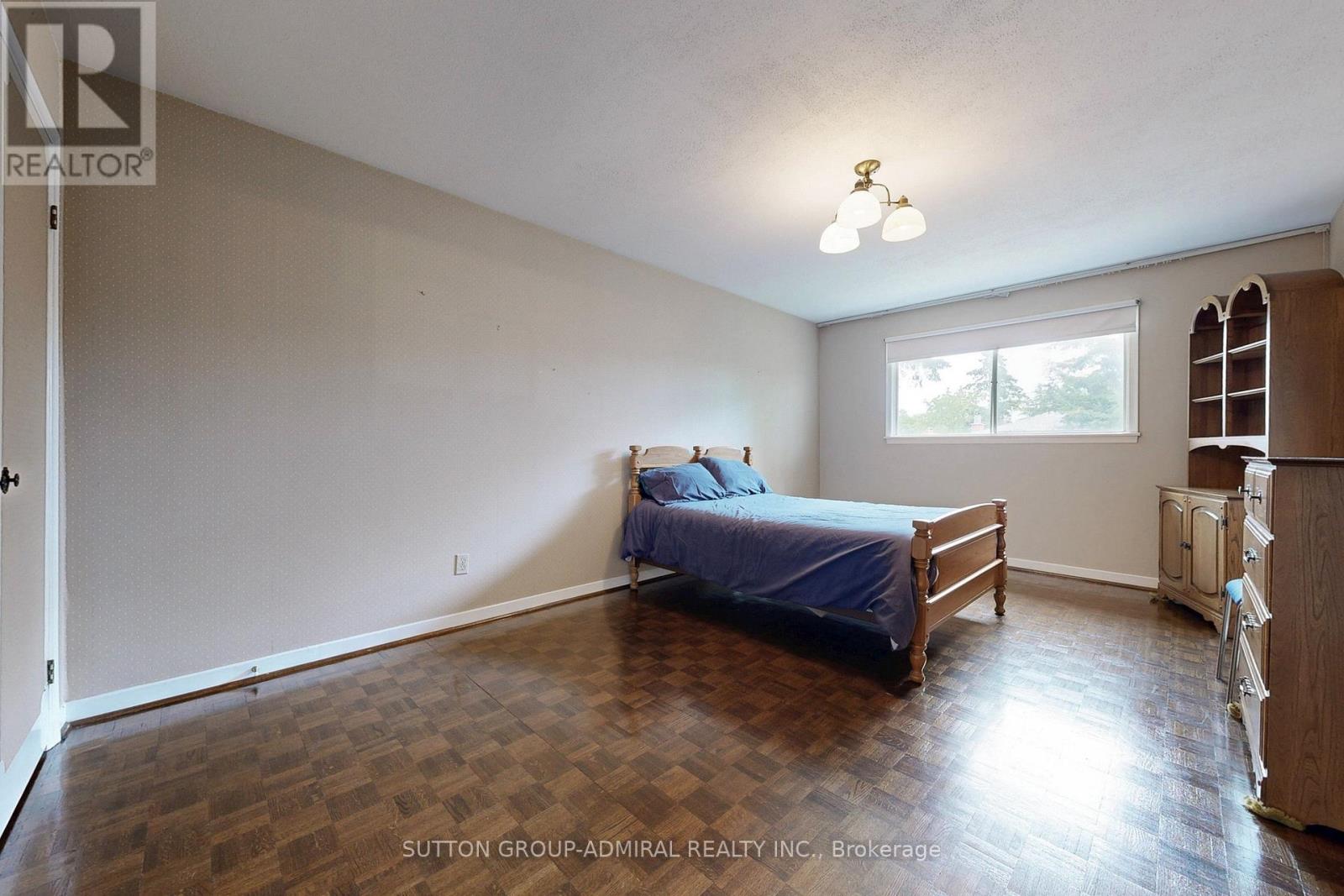 Photo 34 of 35 Nevada Avenue, Toronto ON