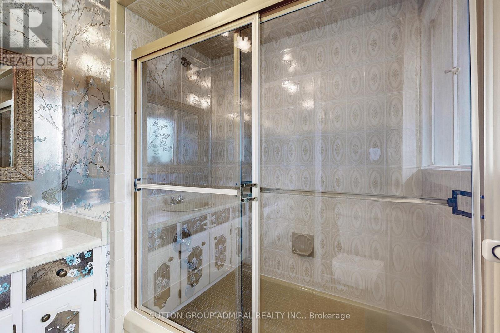 Photo 33 of 35 Nevada Avenue, Toronto ON