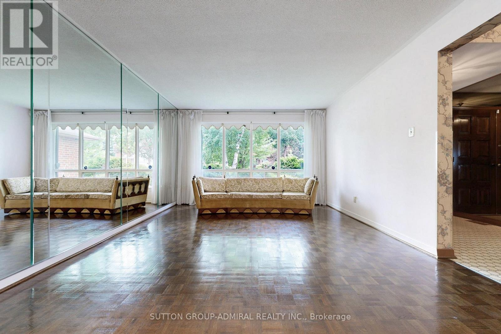 Photo 6 of 35 Nevada Avenue, Toronto ON