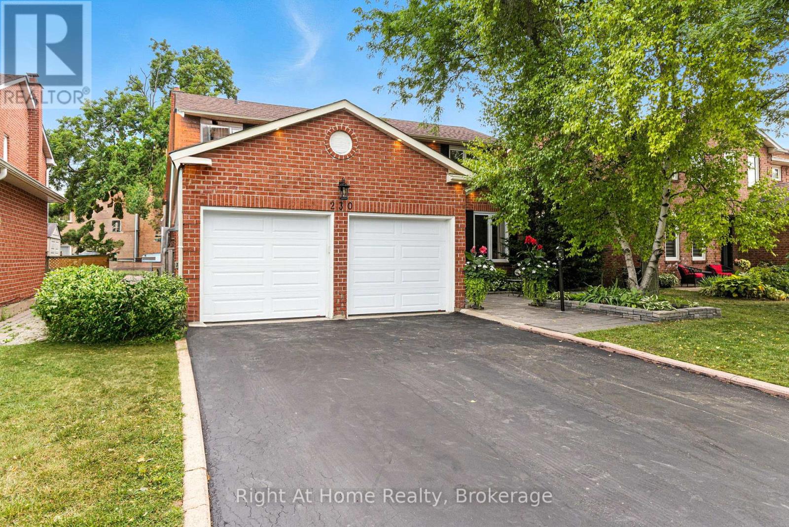 Photo 2 of 230 Poole Drive, Oakville ON