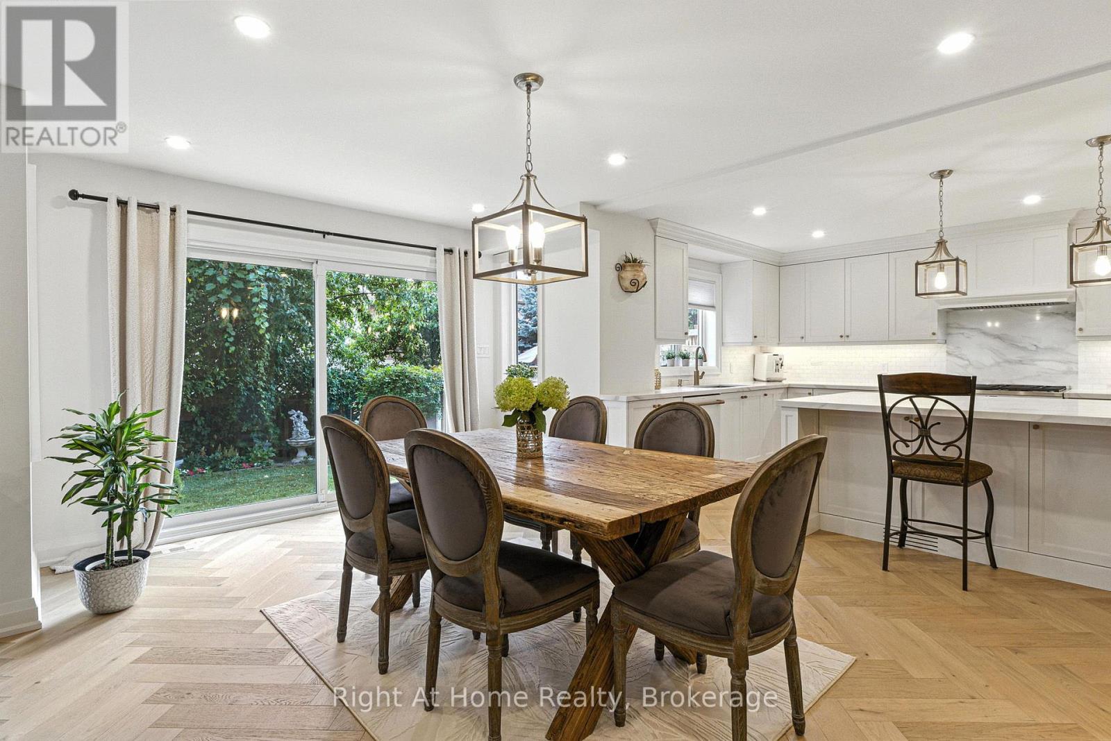 Photo 16 of 230 Poole Drive, Oakville ON