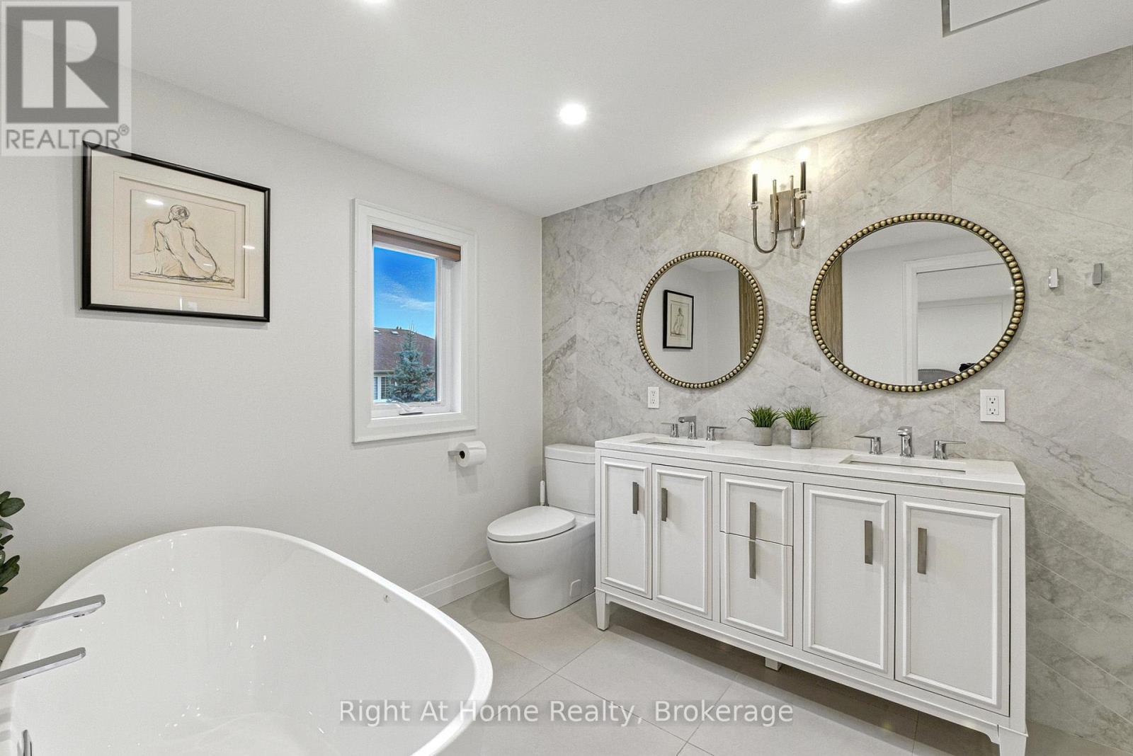 Photo 33 of 230 Poole Drive, Oakville ON