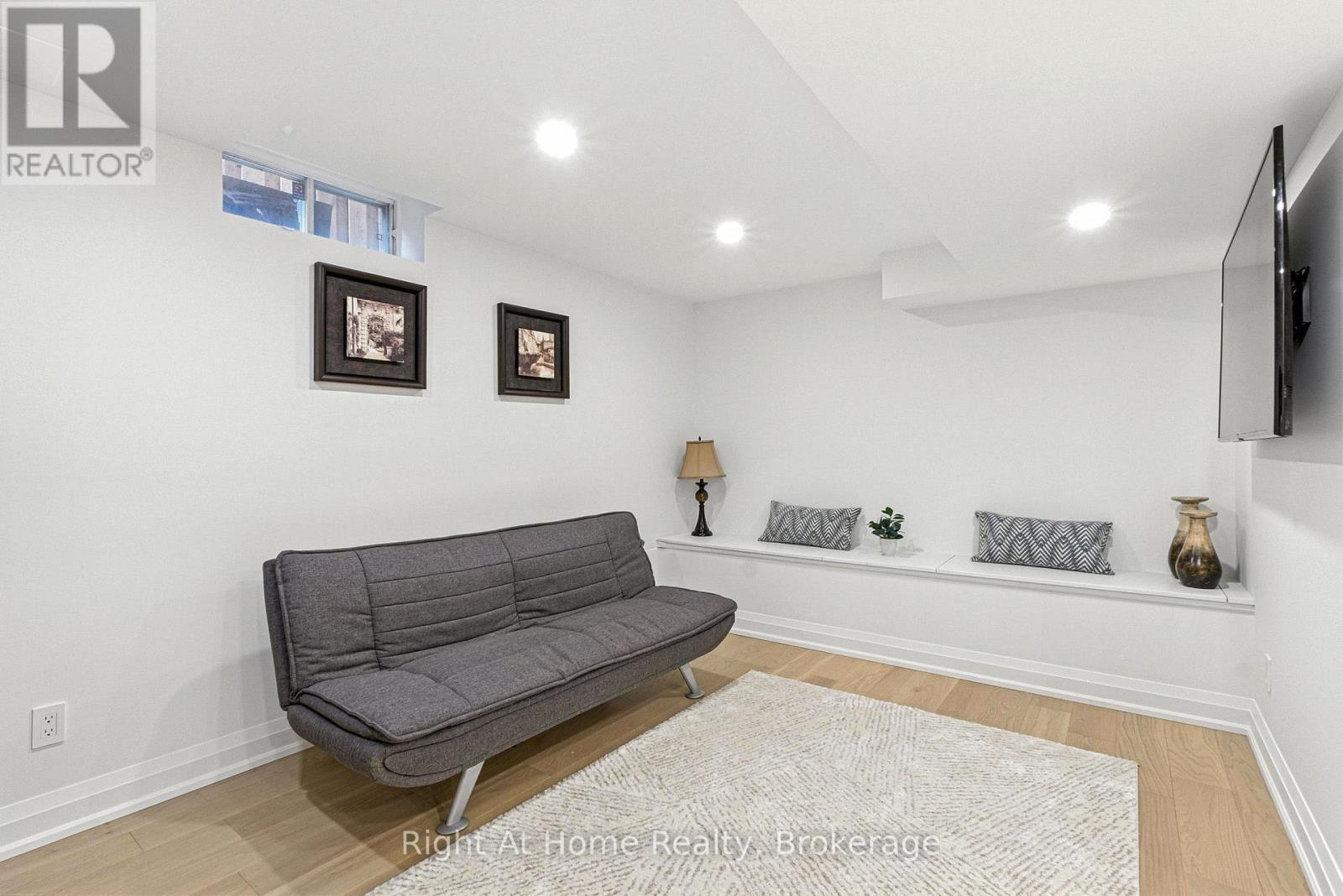 Photo 42 of 230 Poole Drive, Oakville ON