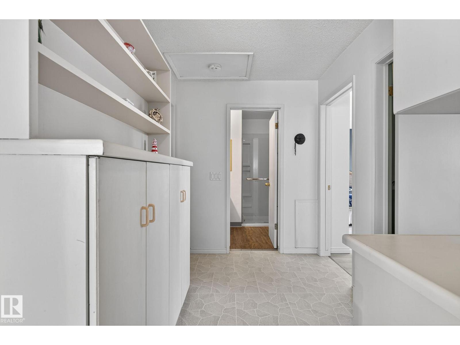 Photo 17 of 9319 74 St Nw, Edmonton AB