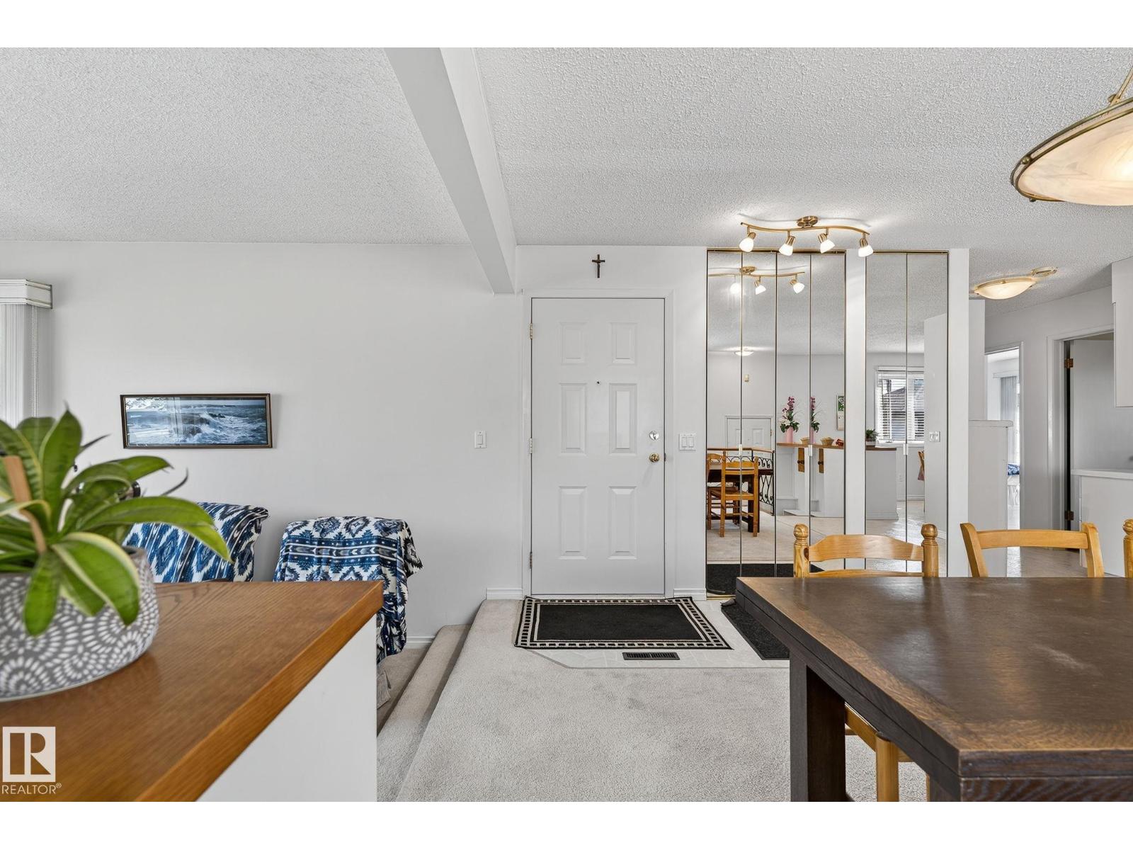 Photo 4 of 9319 74 St Nw, Edmonton AB