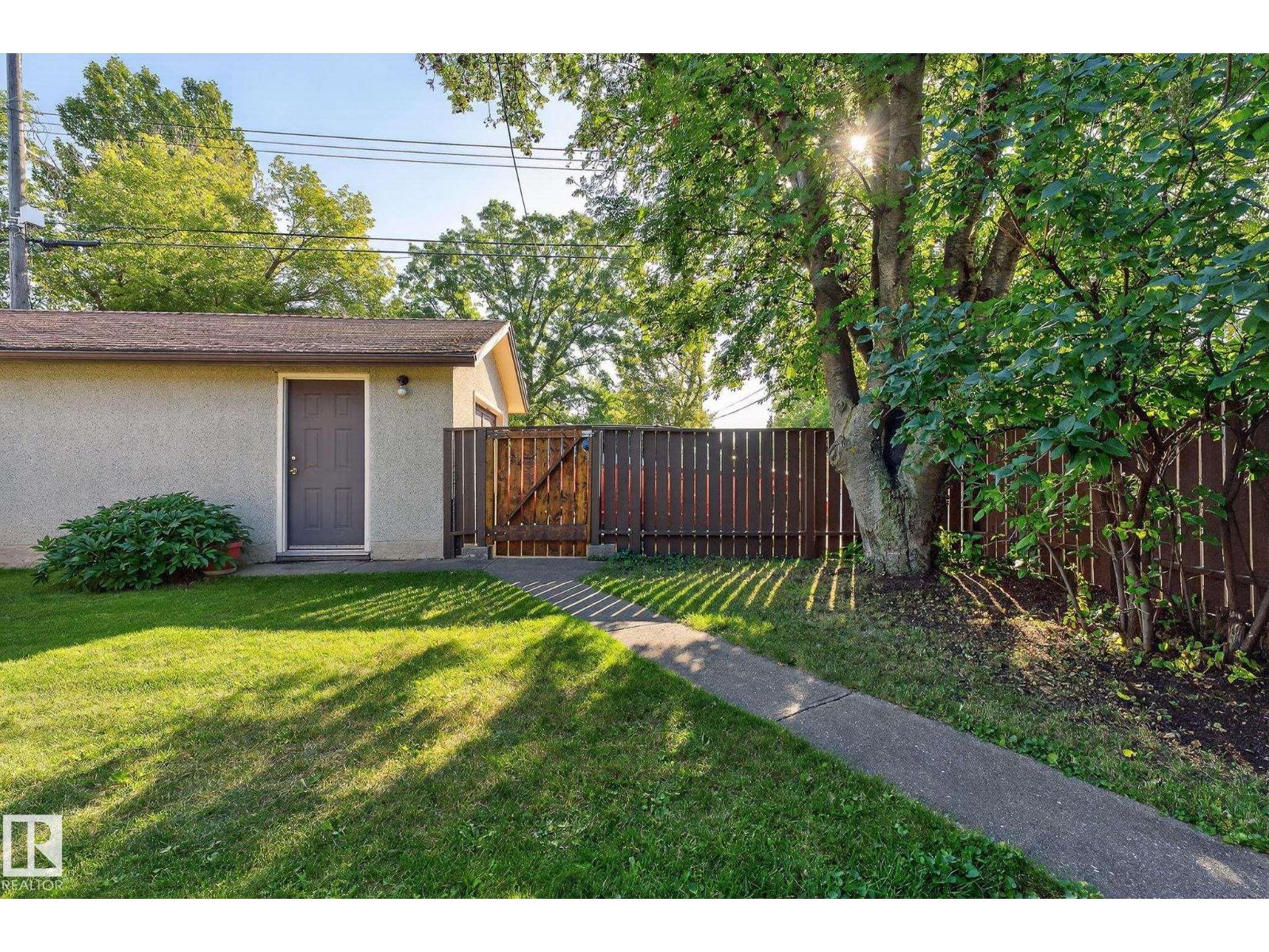 Photo 40 of 9319 74 St Nw, Edmonton AB