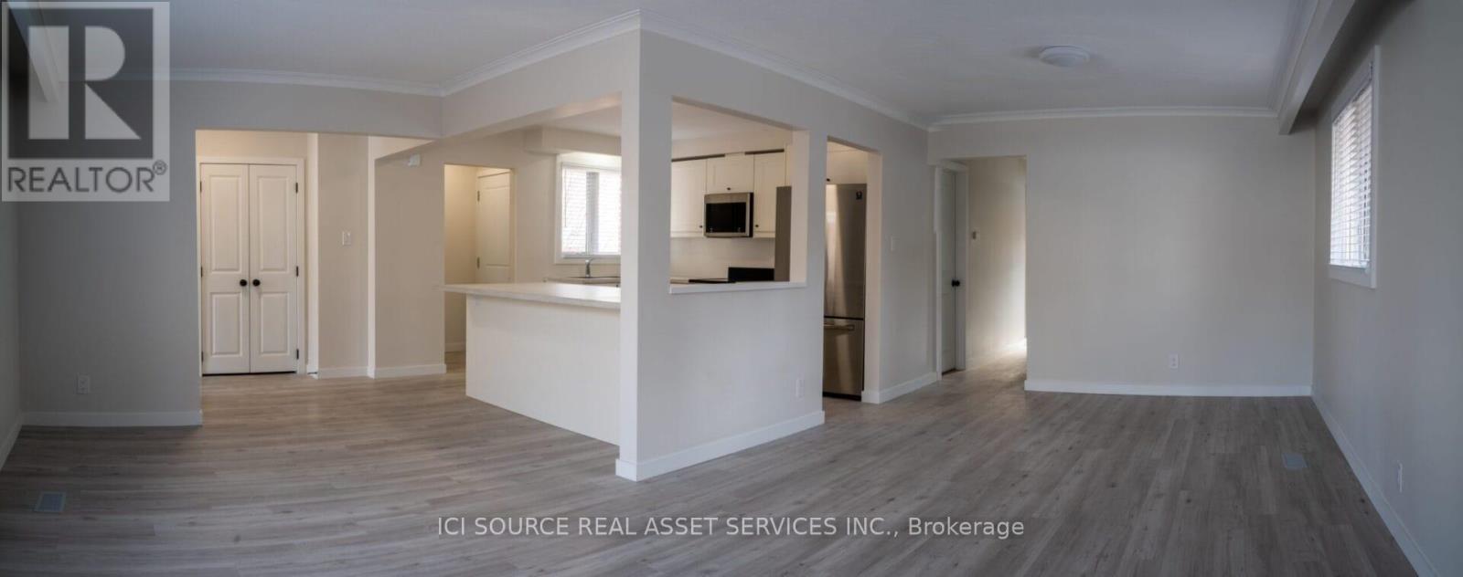 Photo 2 of A 200 John Street W, Bradford West Gwillimbury ON