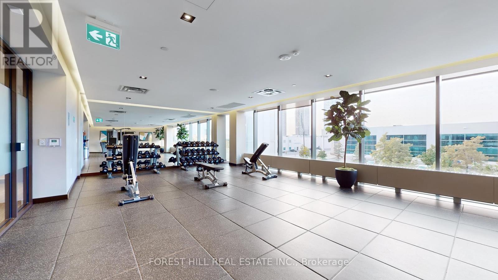 Photo 24 of 818 38 Honeycrisp Crescent, Vaughan ON