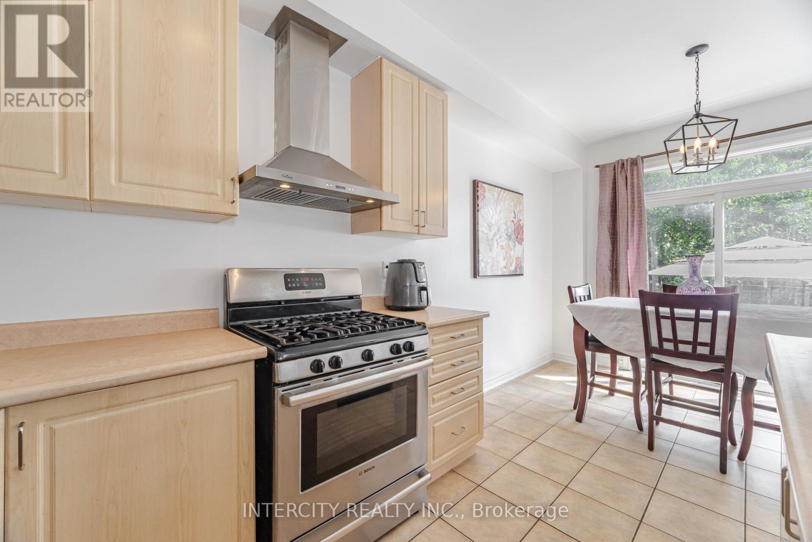 Photo 17 of 167 Terra Road, Vaughan ON