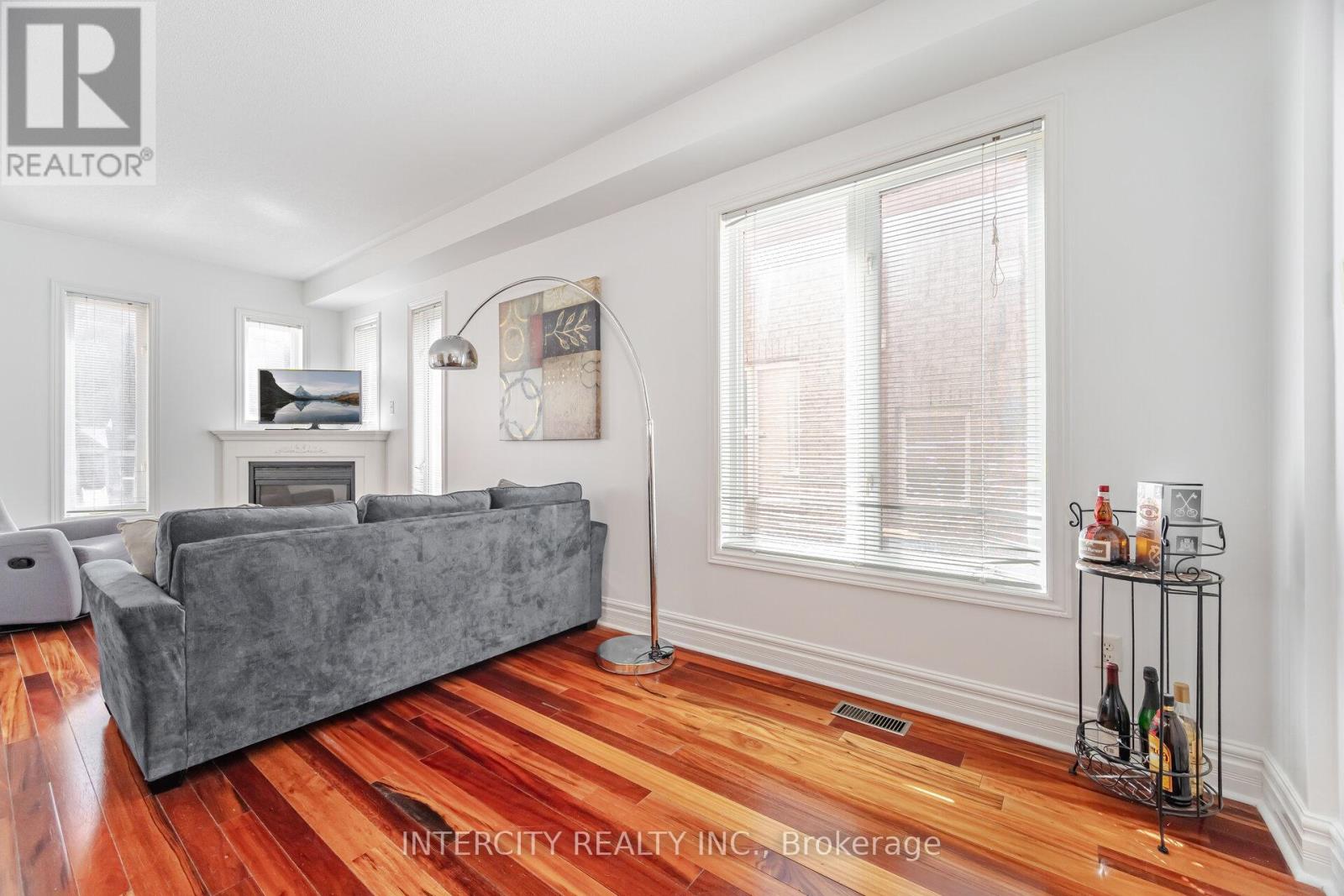 Photo 9 of 167 Terra Road, Vaughan ON