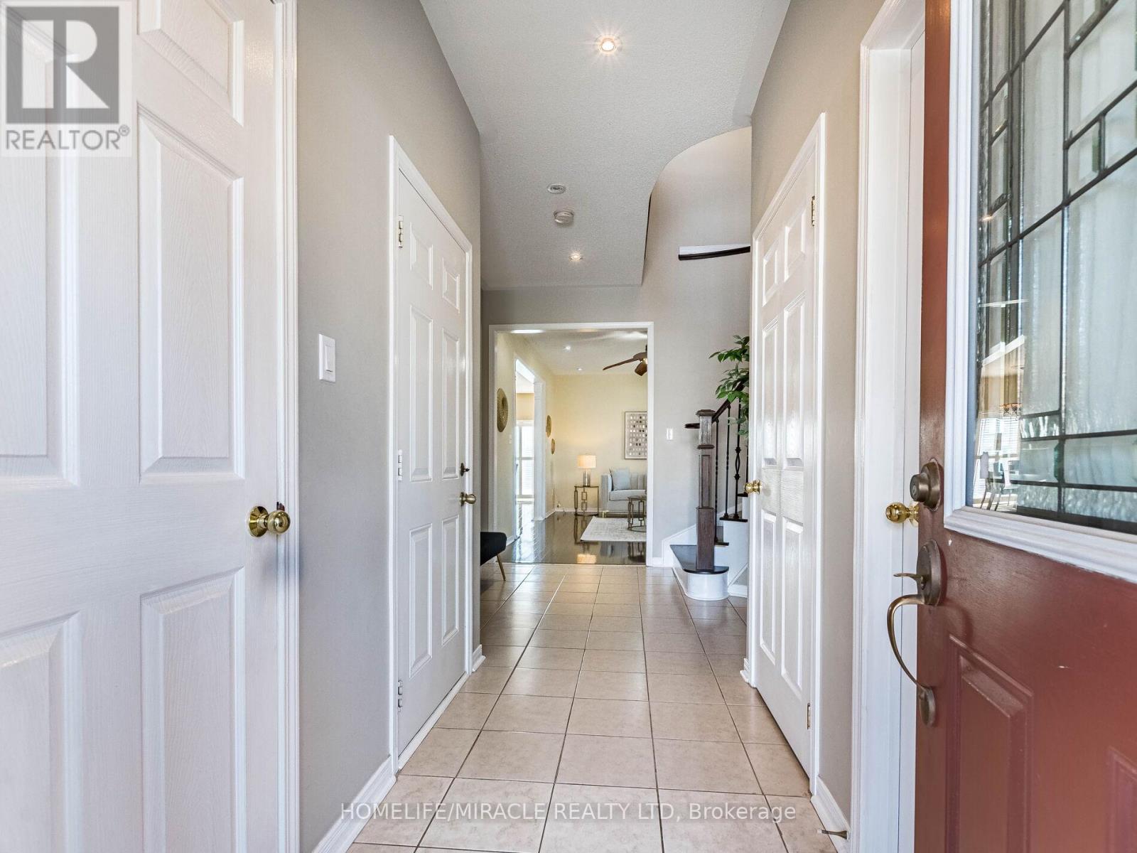 Photo 10 of 1 Kettlewell Crescent, Brampton ON