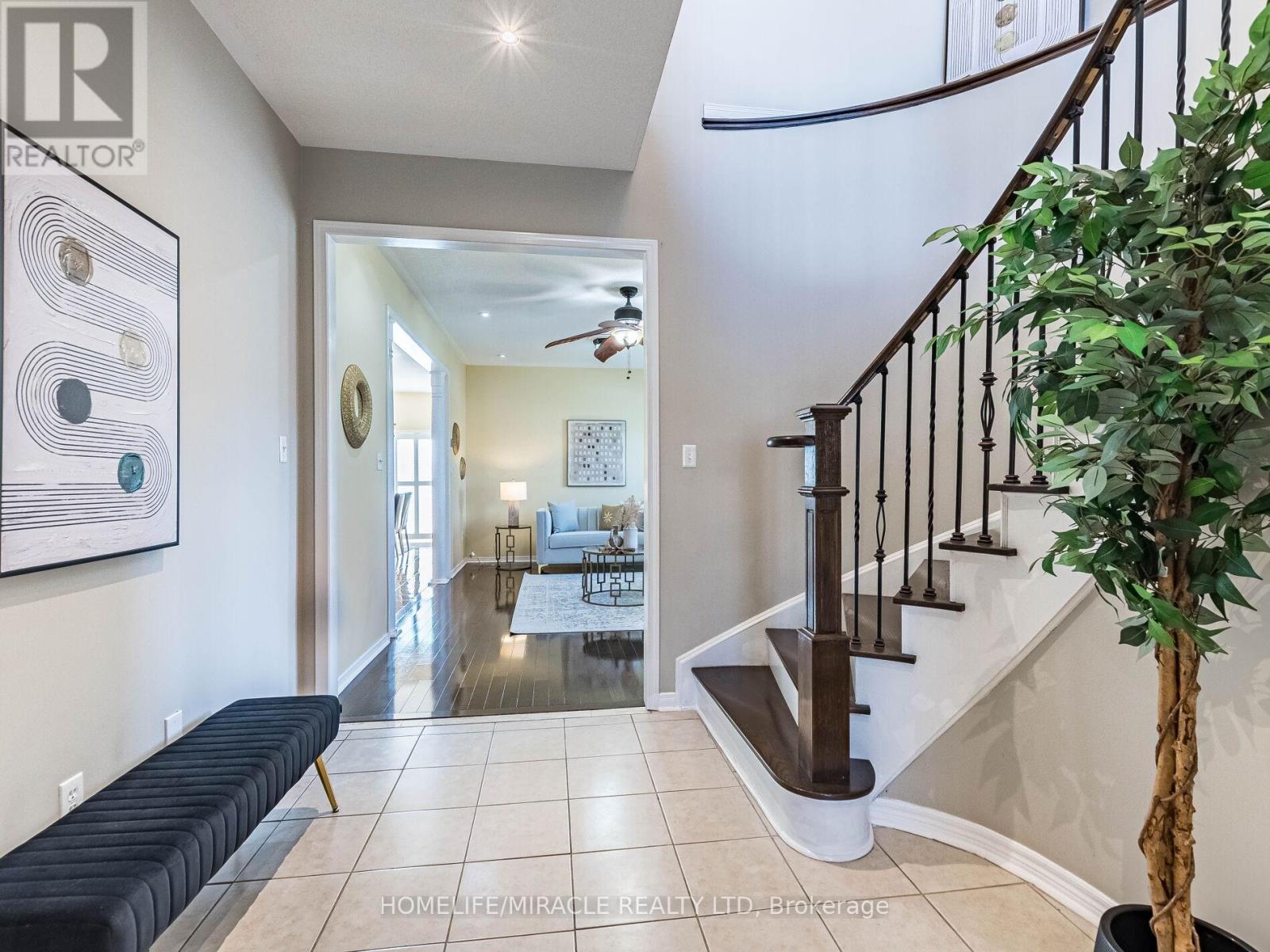 Photo 11 of 1 Kettlewell Crescent, Brampton ON