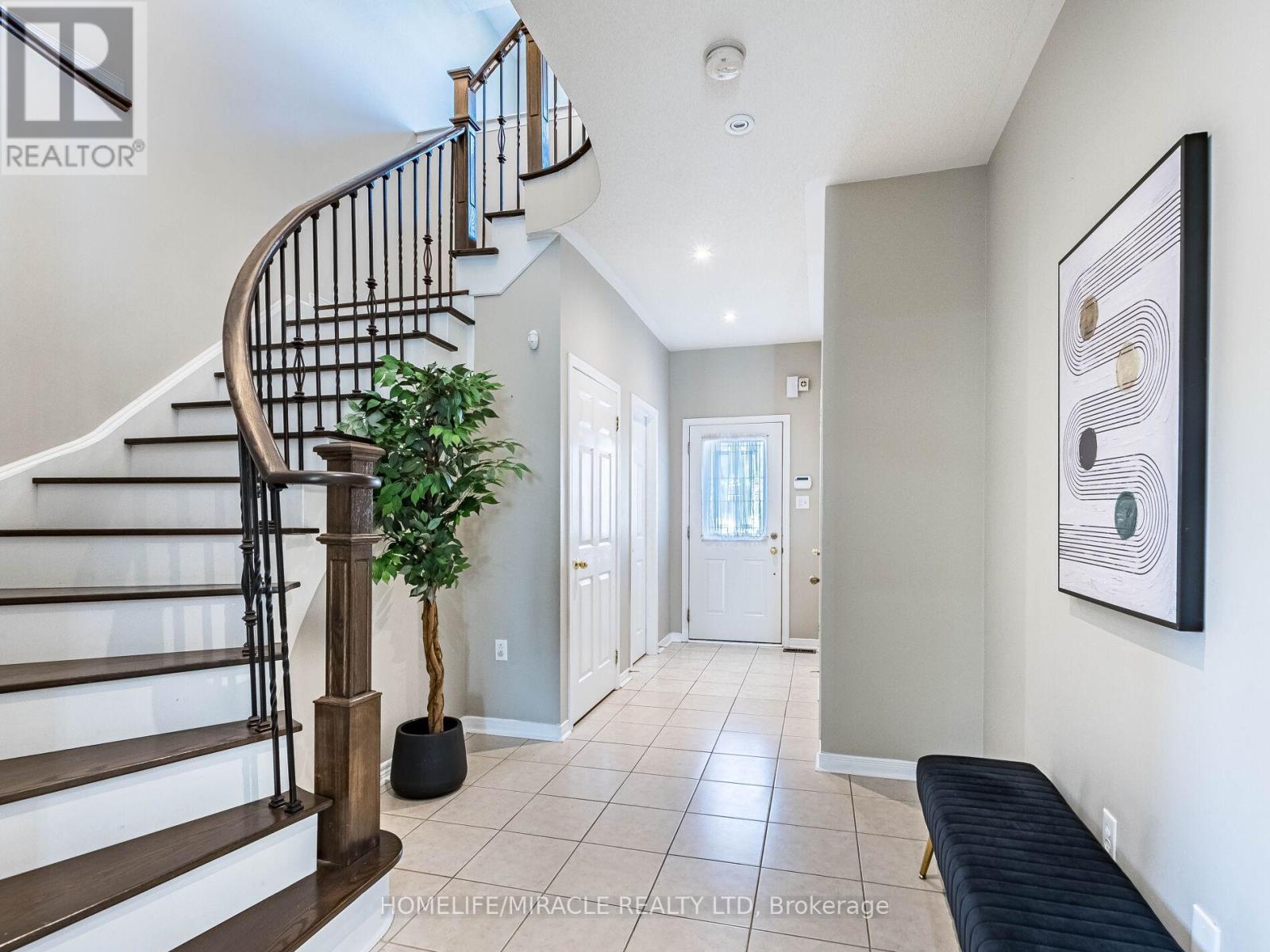 Photo 12 of 1 Kettlewell Crescent, Brampton ON