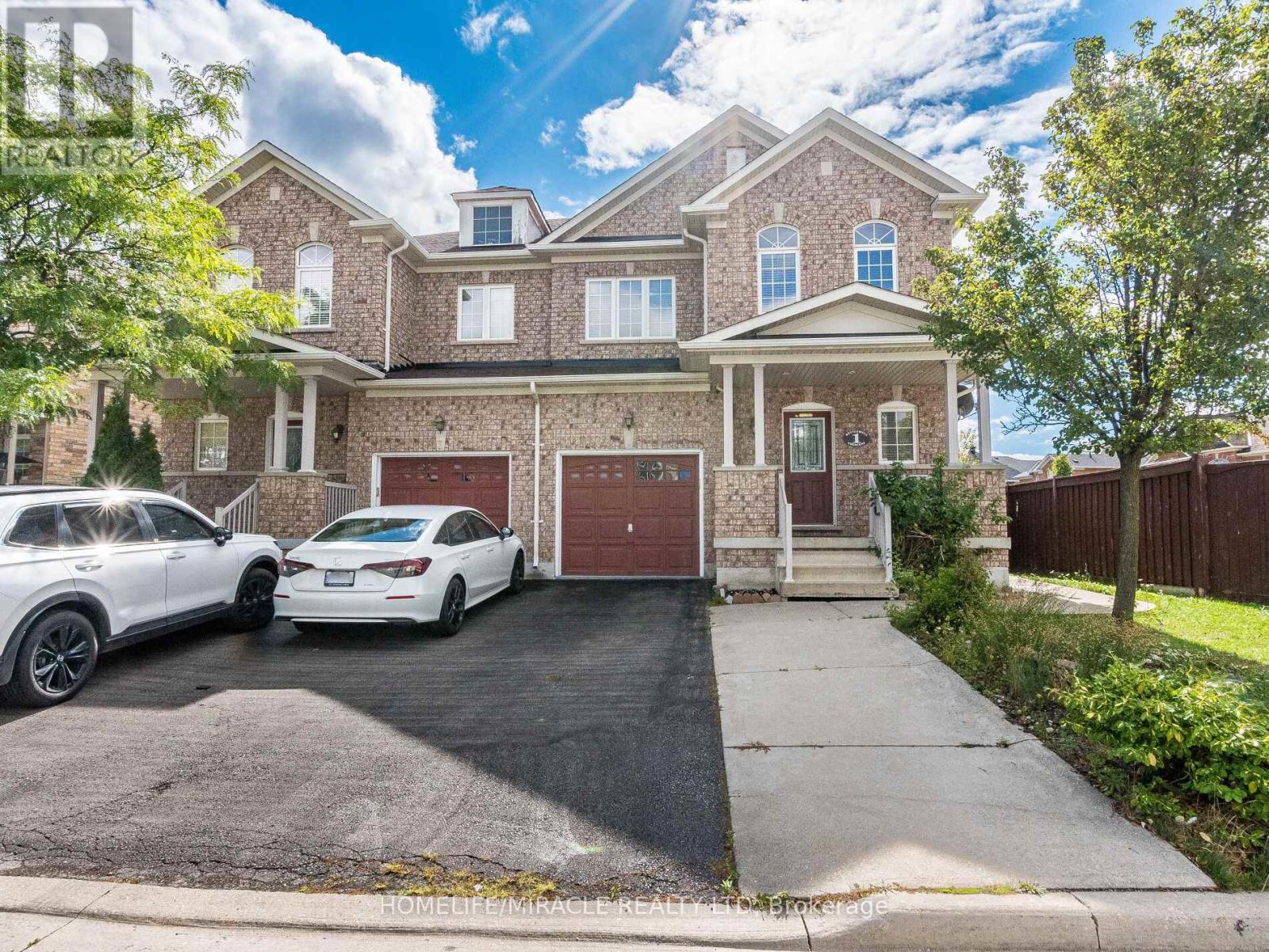 Photo 2 of 1 Kettlewell Crescent, Brampton ON
