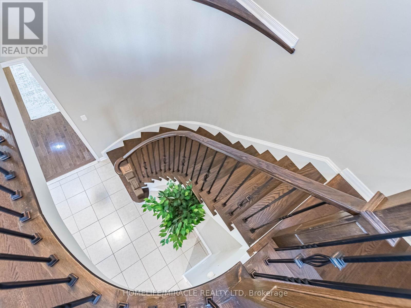 Photo 32 of 1 Kettlewell Crescent, Brampton ON