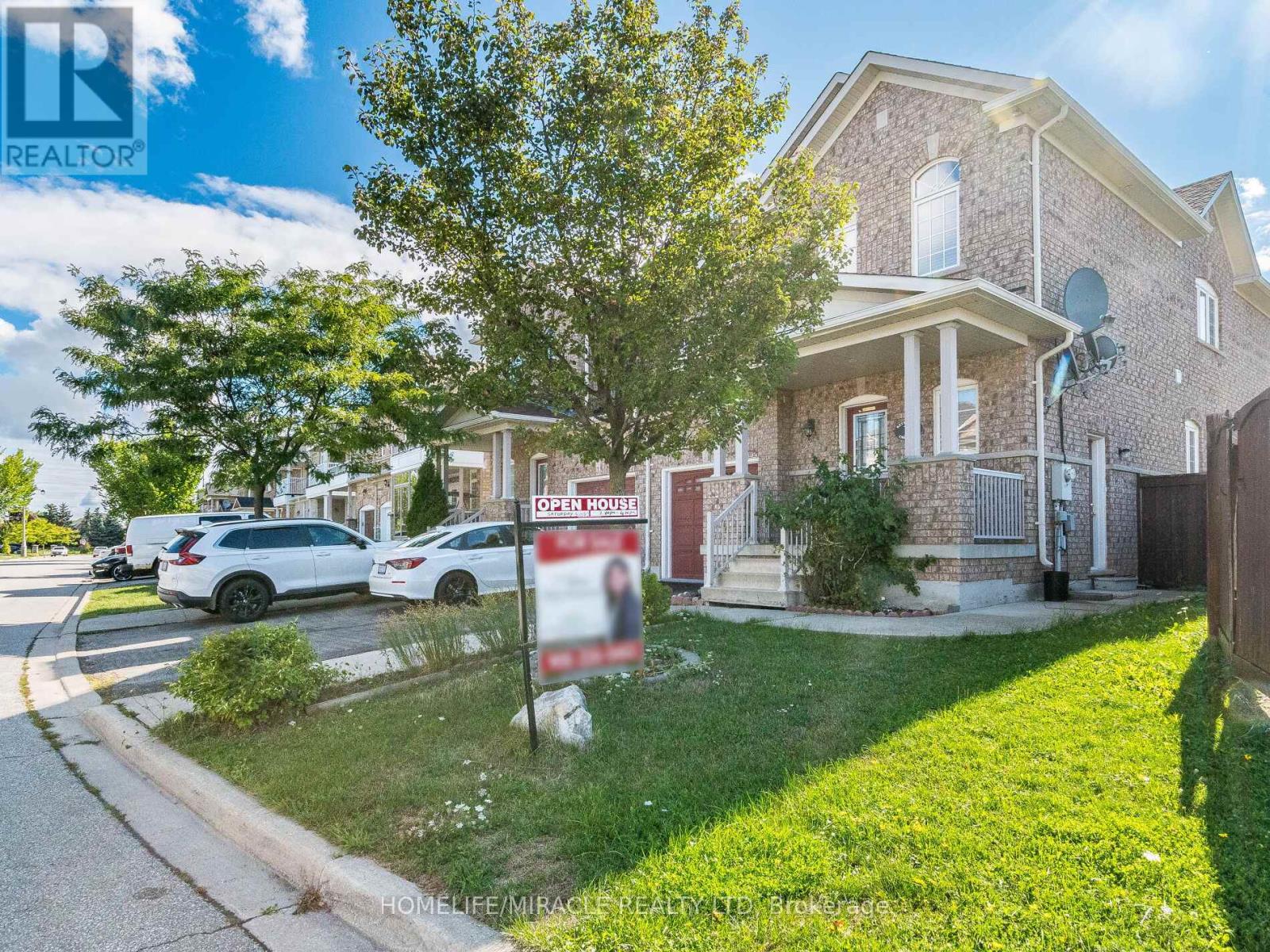 Photo 6 of 1 Kettlewell Crescent, Brampton ON