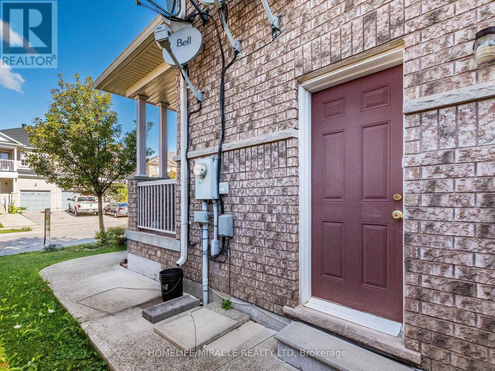 Photo 8 of 1 Kettlewell Crescent, Brampton ON