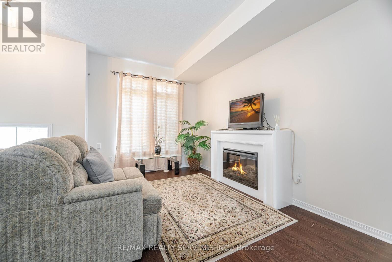Photo 10 of 196 Inspire Boulevard, Brampton ON