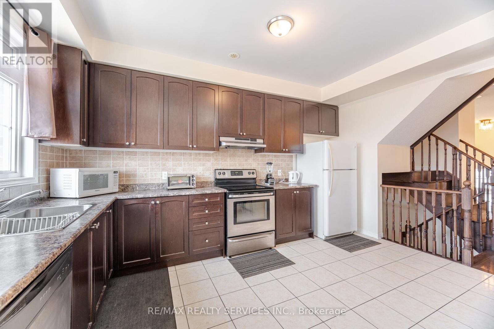 Photo 15 of 196 Inspire Boulevard, Brampton ON