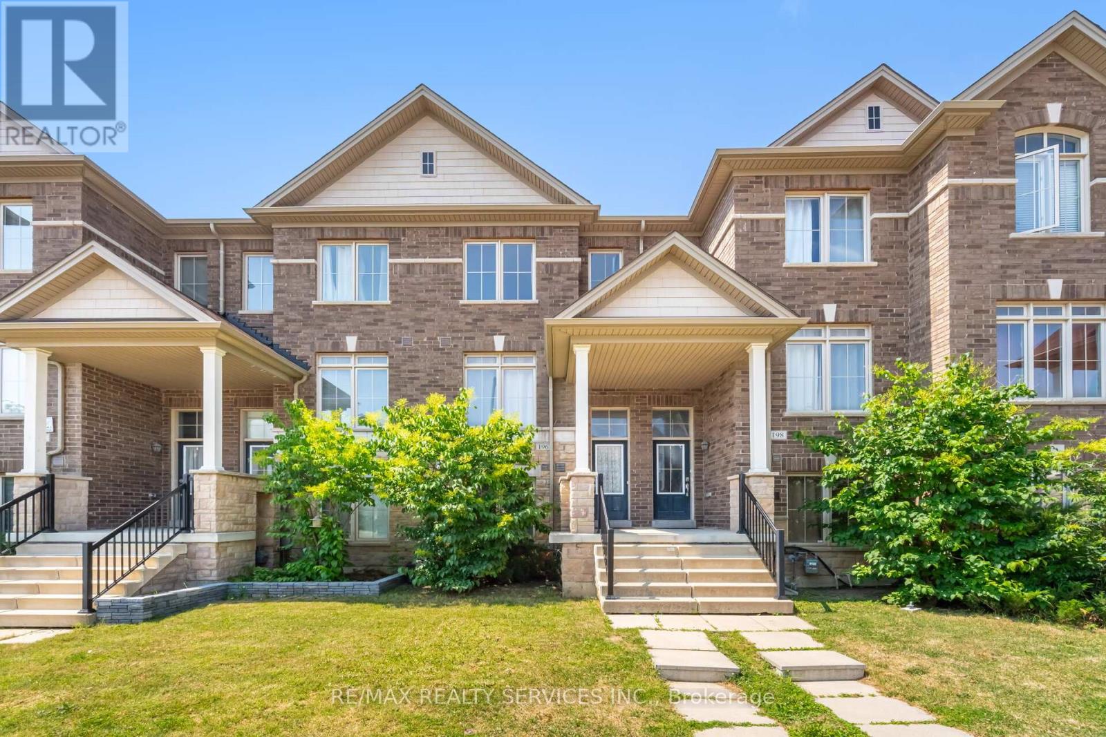 Photo 3 of 196 Inspire Boulevard, Brampton ON