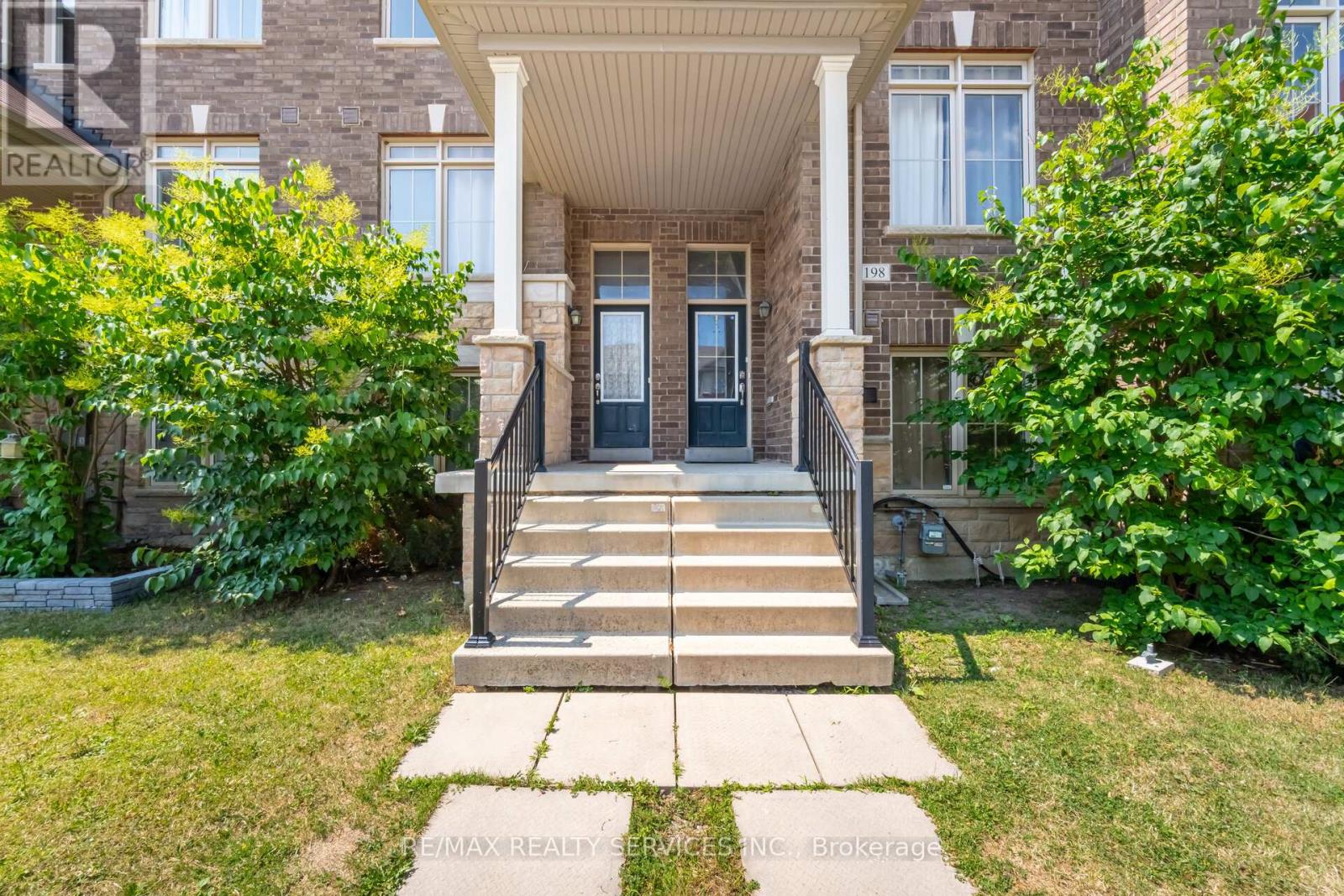 Photo 5 of 196 Inspire Boulevard, Brampton ON