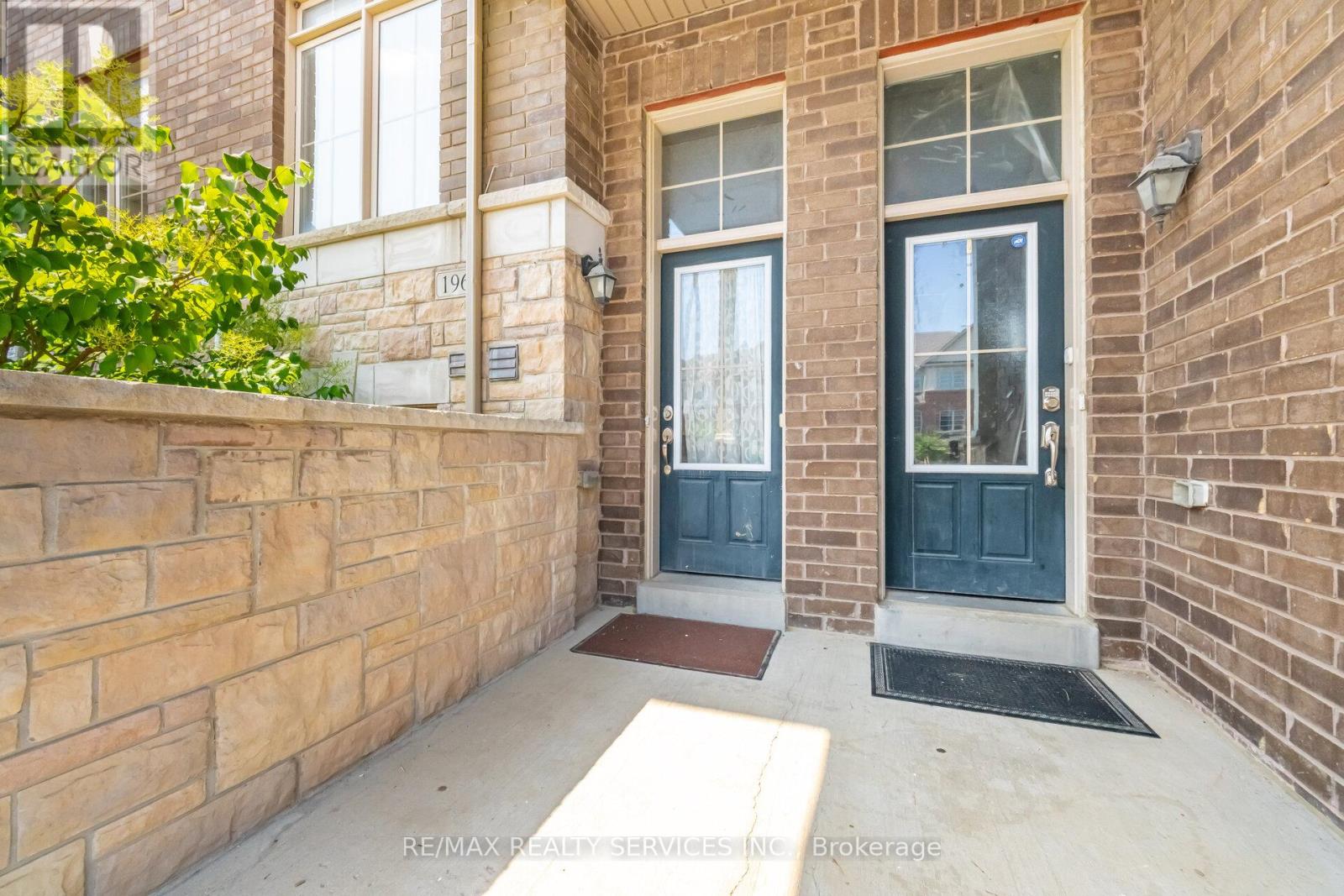Photo 6 of 196 Inspire Boulevard, Brampton ON