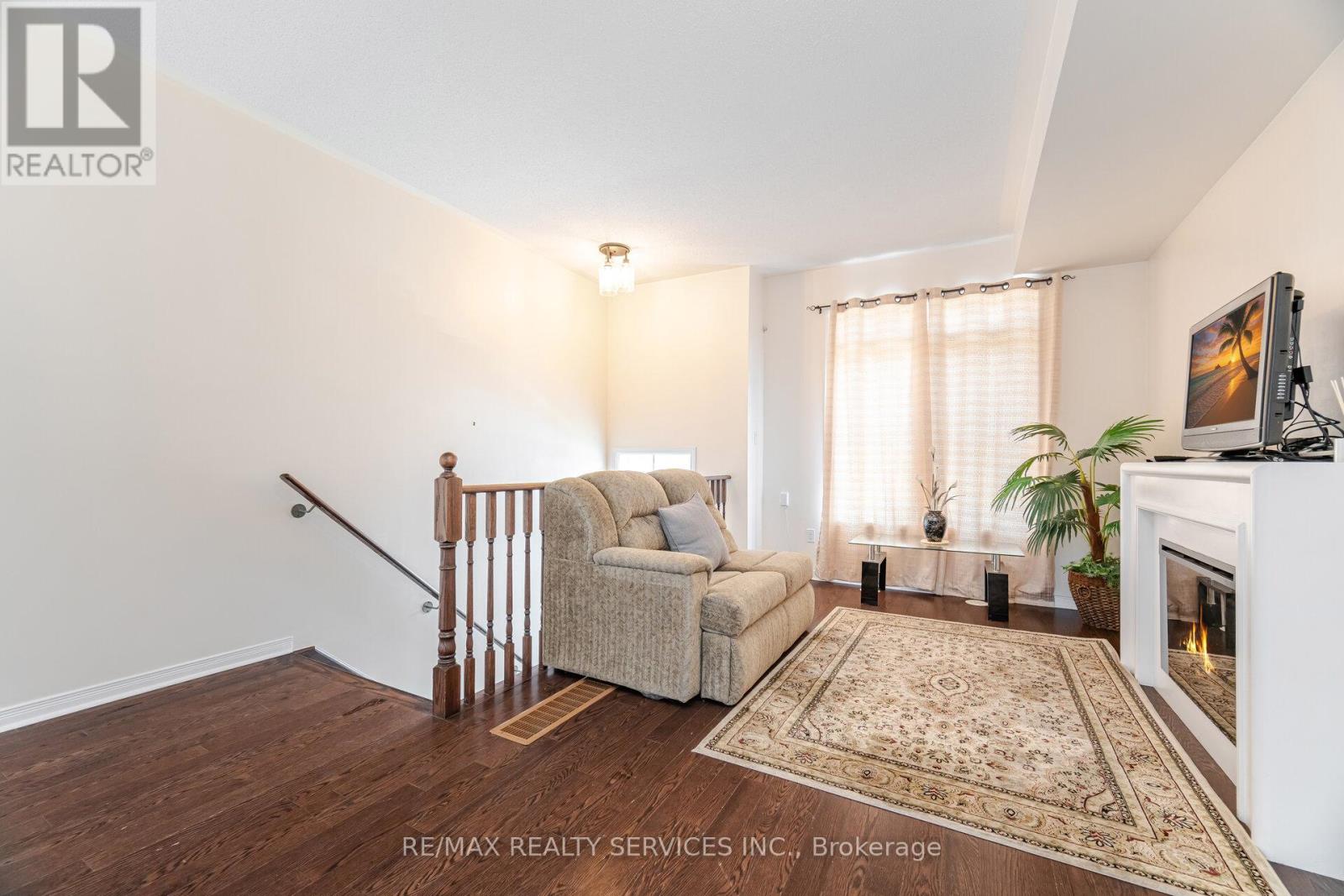 Photo 8 of 196 Inspire Boulevard, Brampton ON