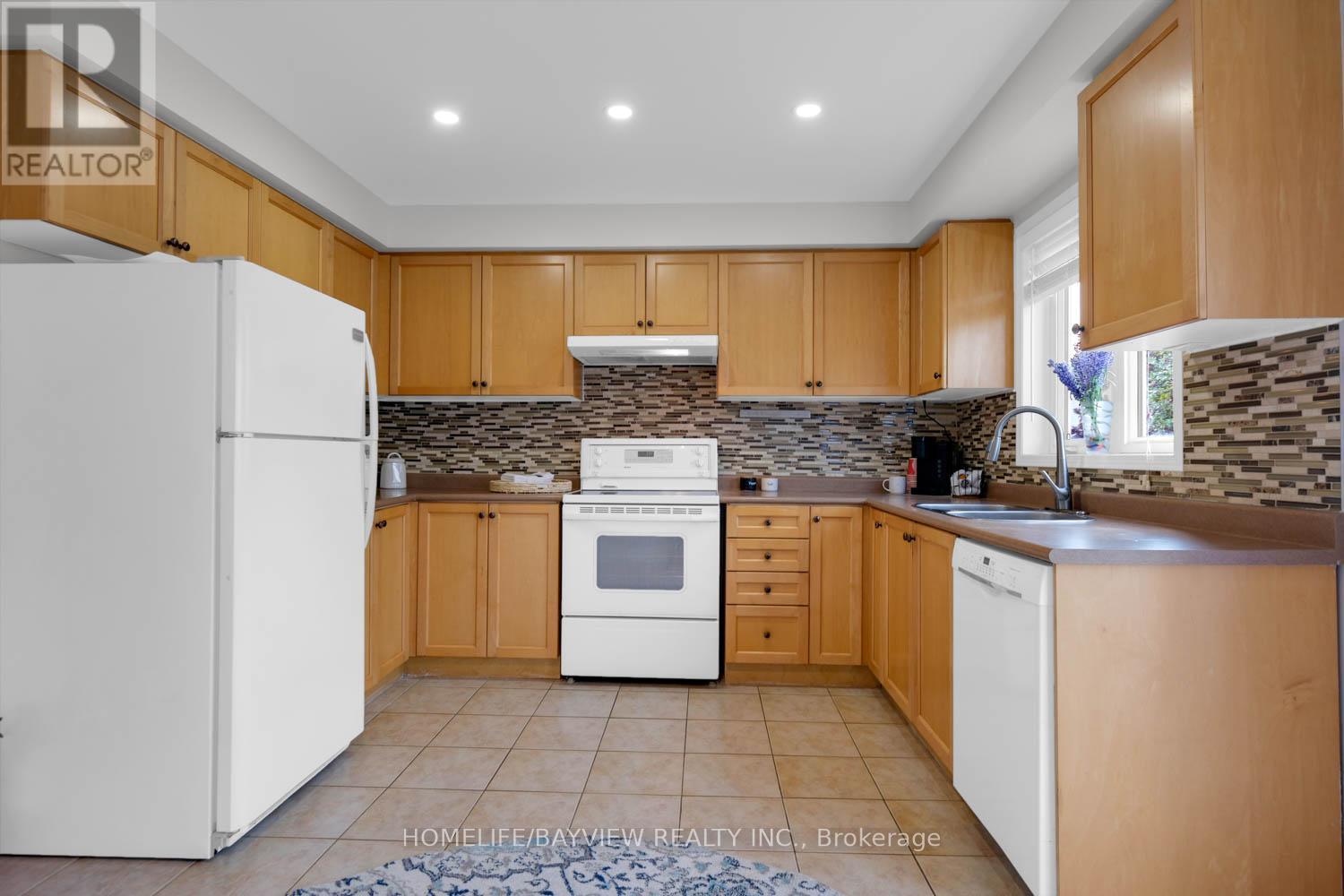 Photo 11 of 231 Sherwood Road, Milton ON