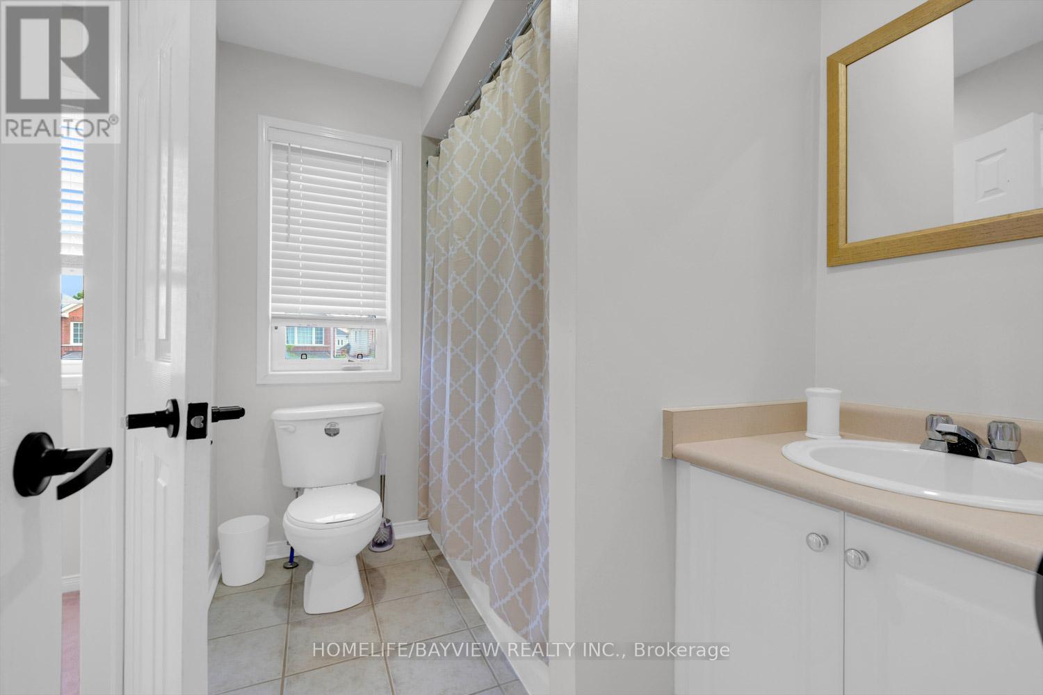 Photo 25 of 231 Sherwood Road, Milton ON