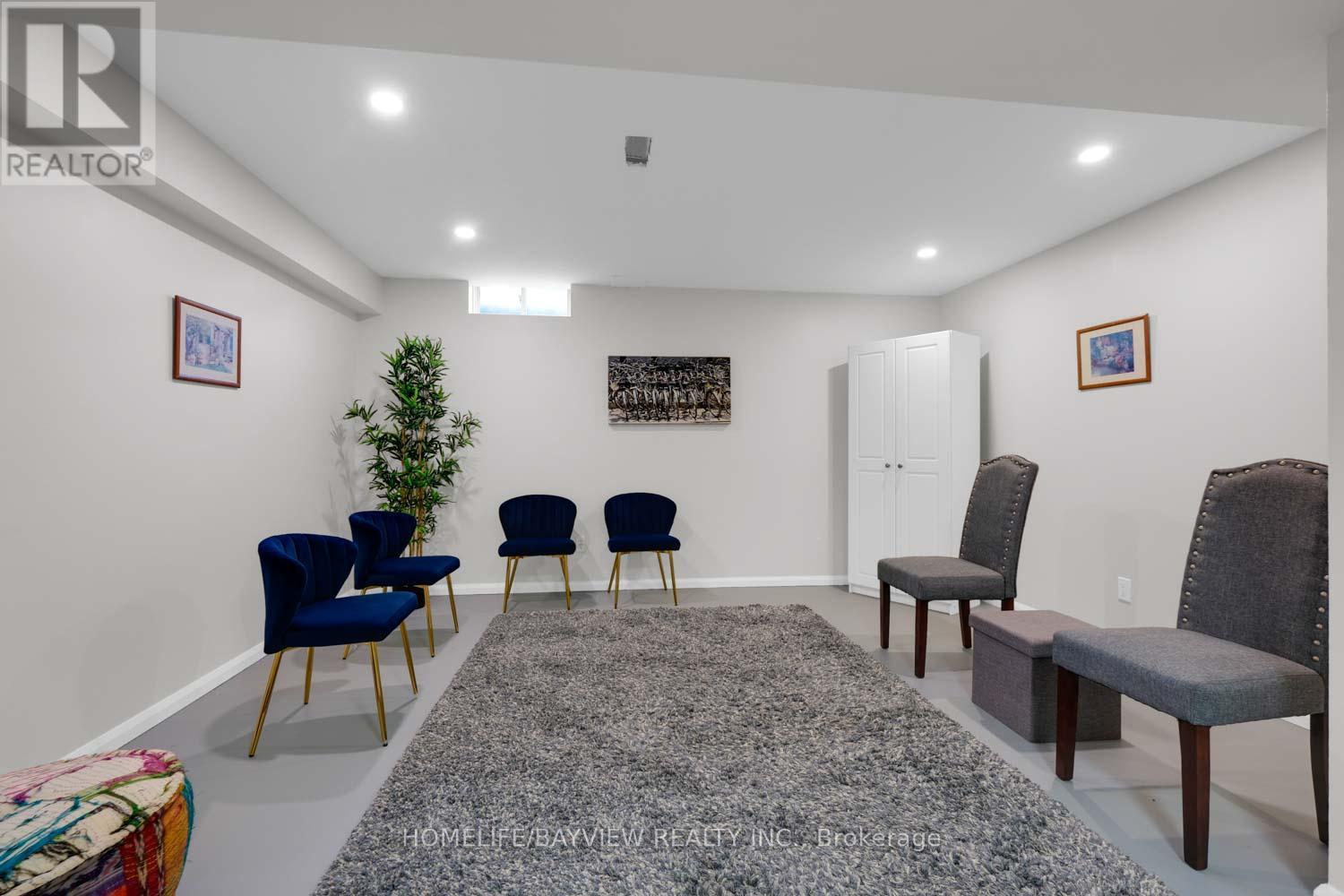 Photo 26 of 231 Sherwood Road, Milton ON