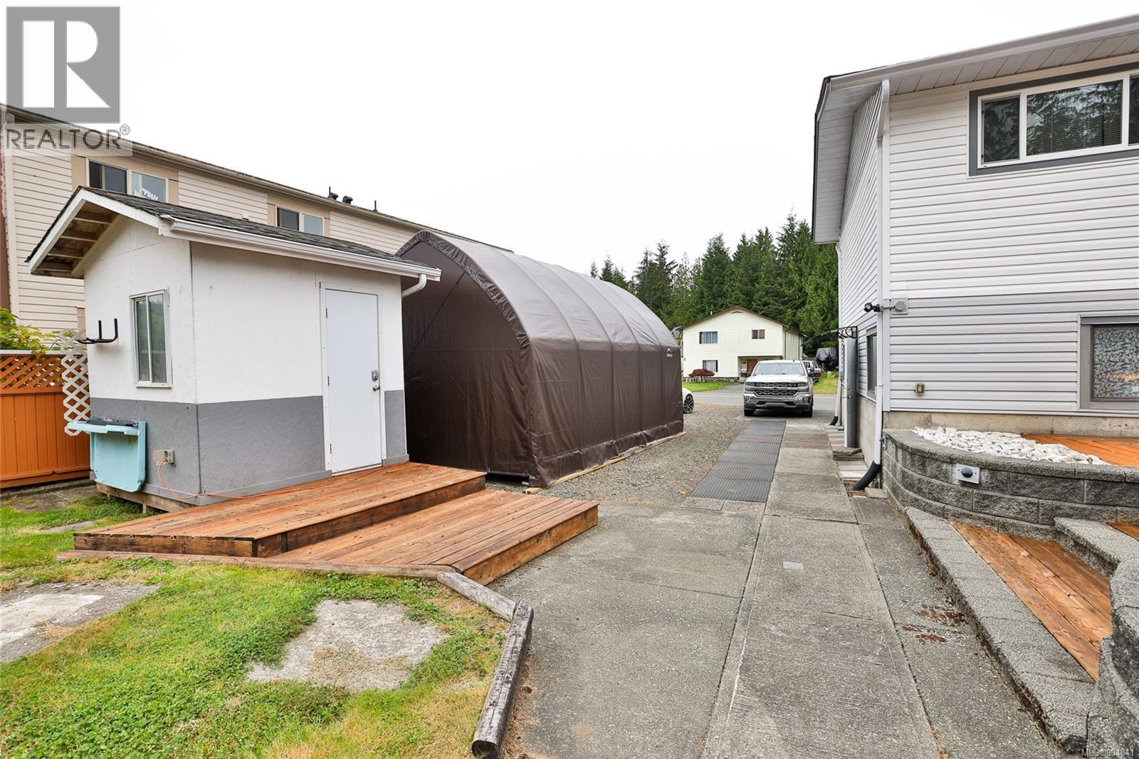 7111 Highland Dr, Port Hardy