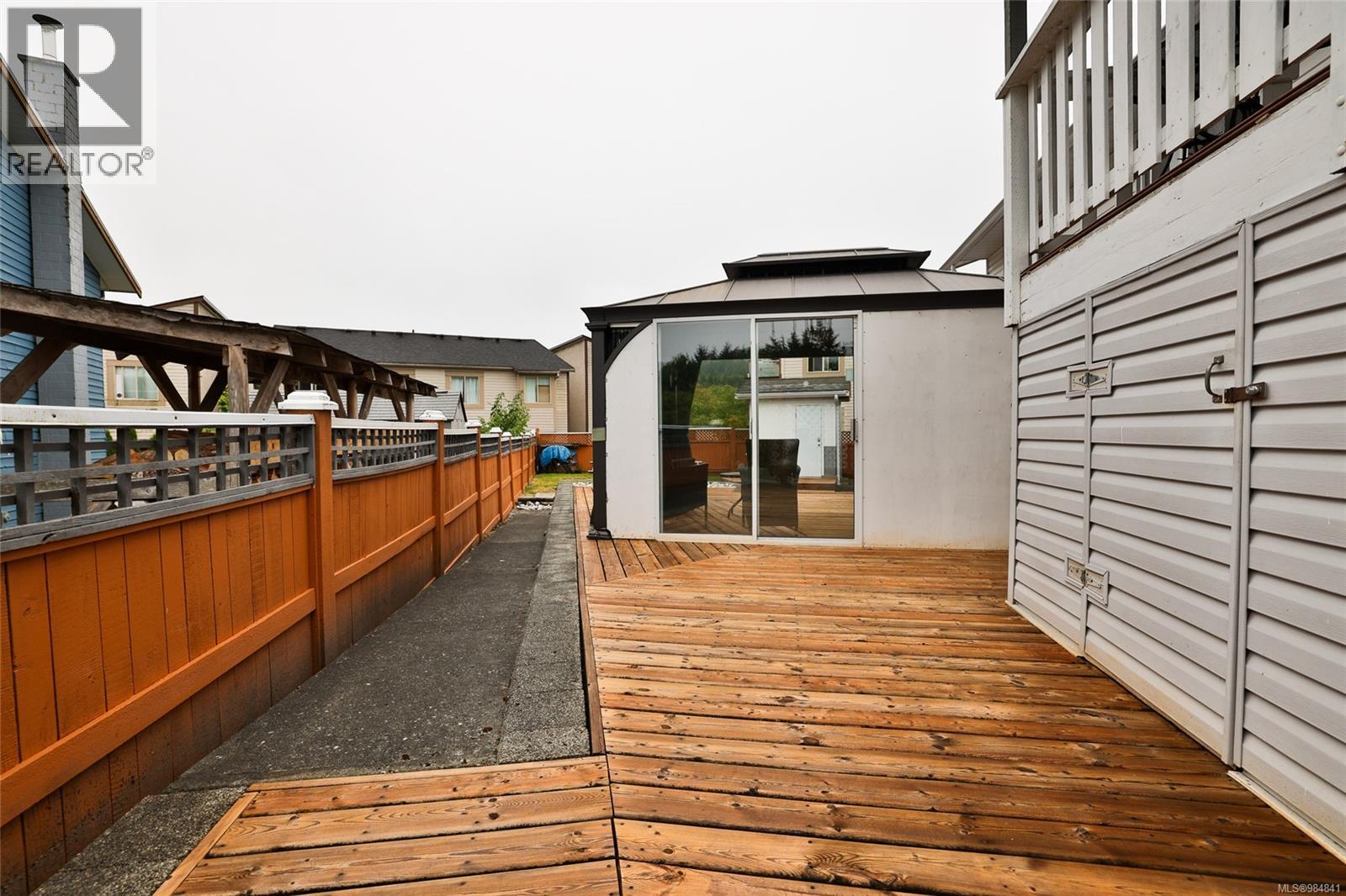 7111 Highland Dr, Port Hardy
