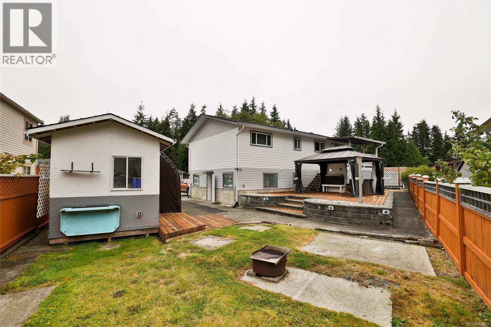 7111 Highland Dr, Port Hardy