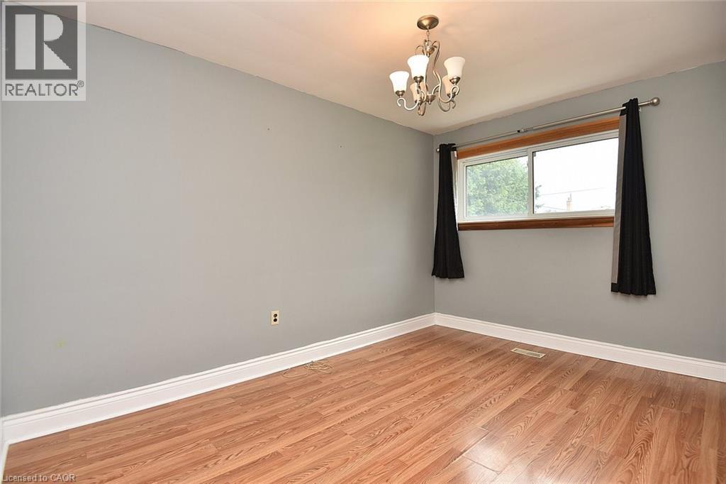 Photo 18 of 161 Kings Forest Drive, Hamilton ON