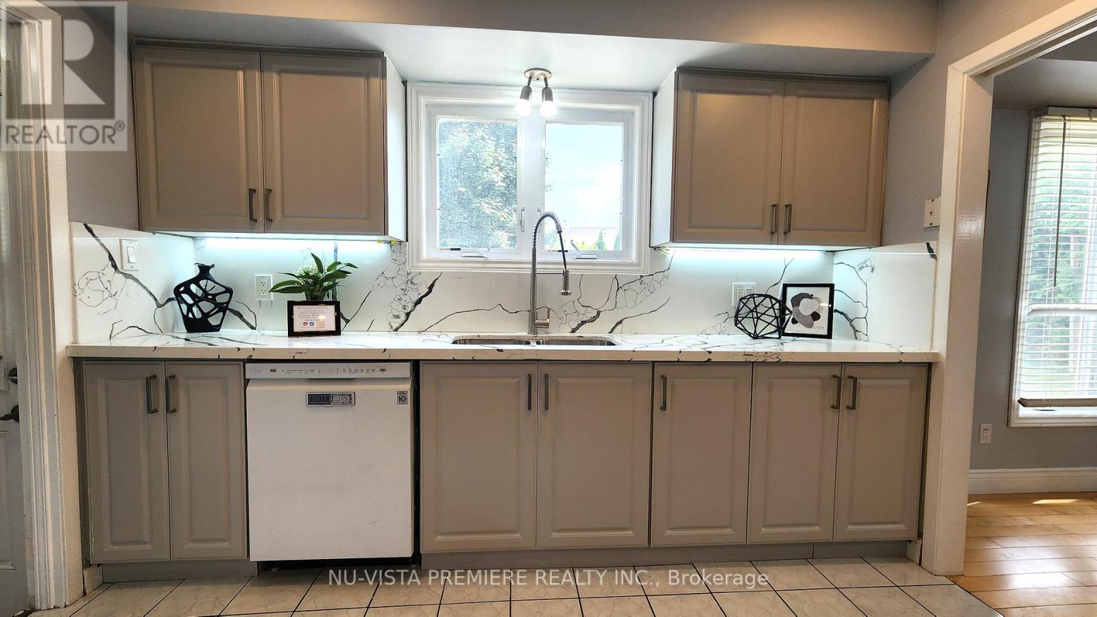 Photo 15 of 57 Mctaggart Crescent, London North ON