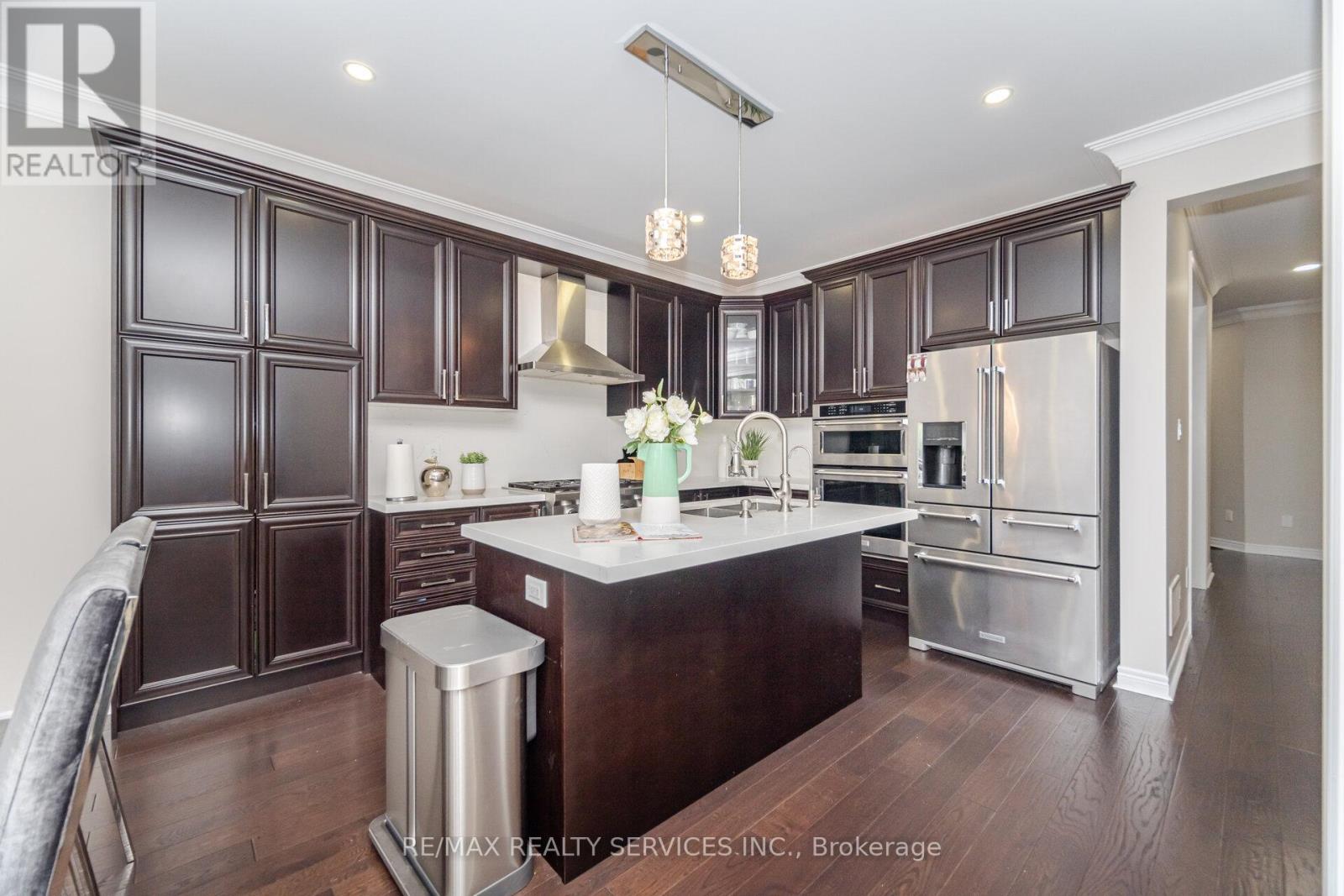 Photo 15 of 30 Oldham Avenue, Brant ON