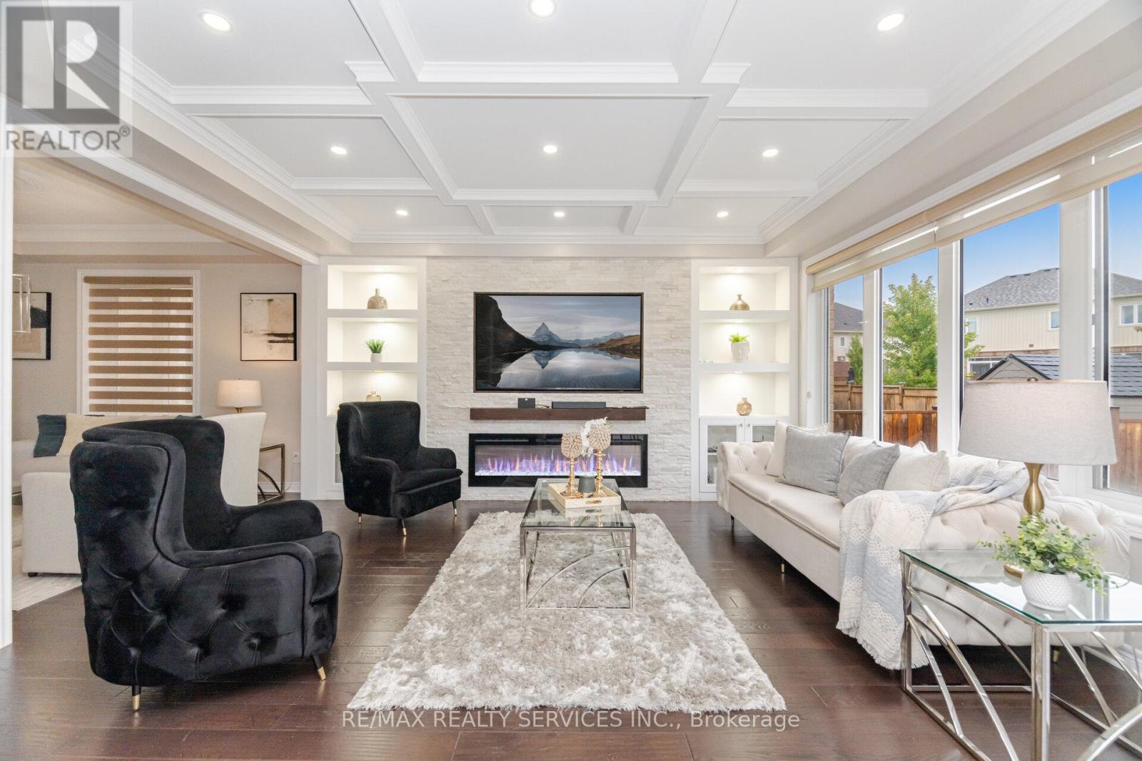 Photo 2 of 30 Oldham Avenue, Brant ON