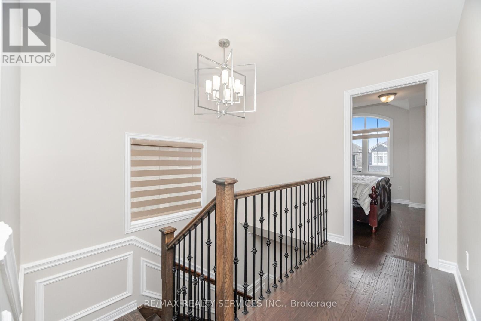 Photo 24 of 30 Oldham Avenue, Brant ON