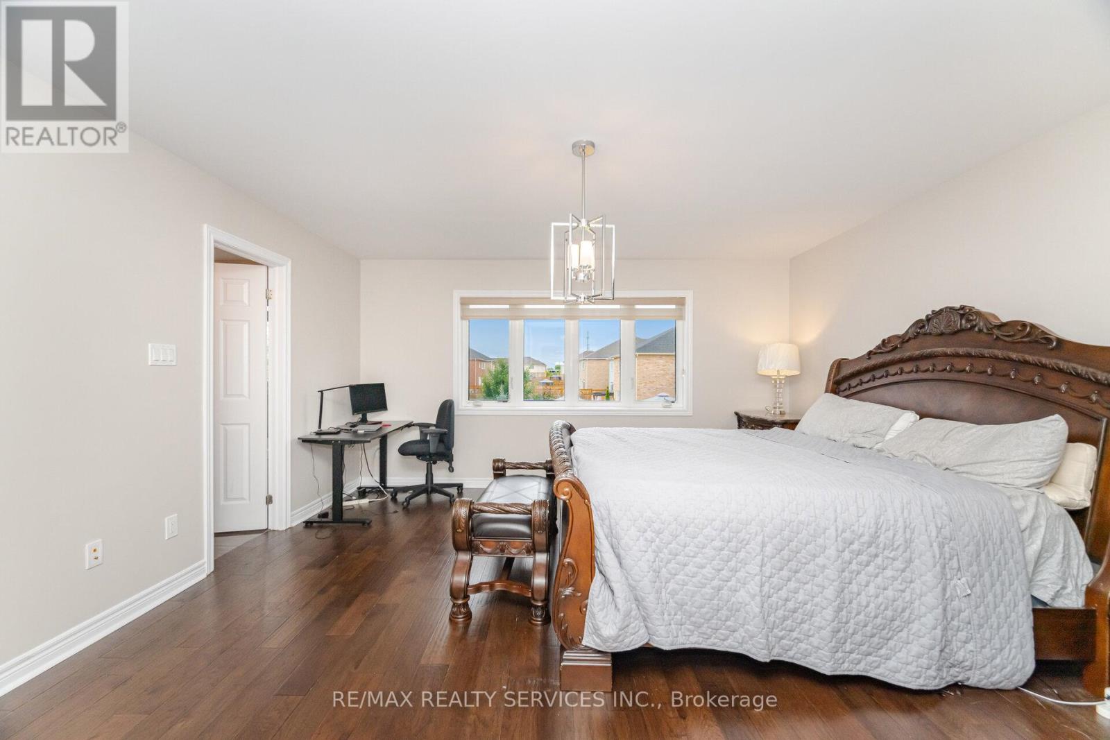 Photo 26 of 30 Oldham Avenue, Brant ON