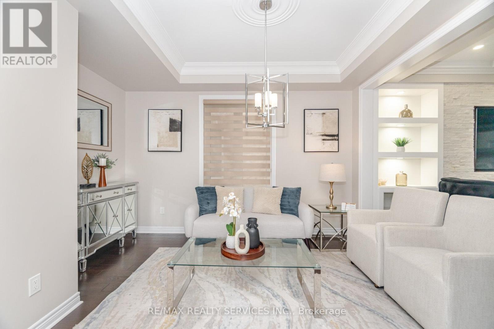 Photo 8 of 30 Oldham Avenue, Brant ON